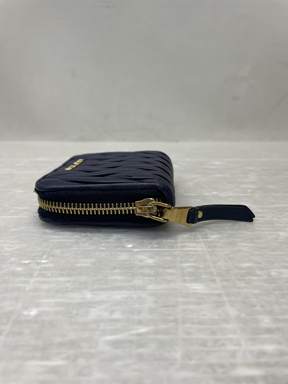 miumiu マテラッセ ラウンドジップ コインケース 紺