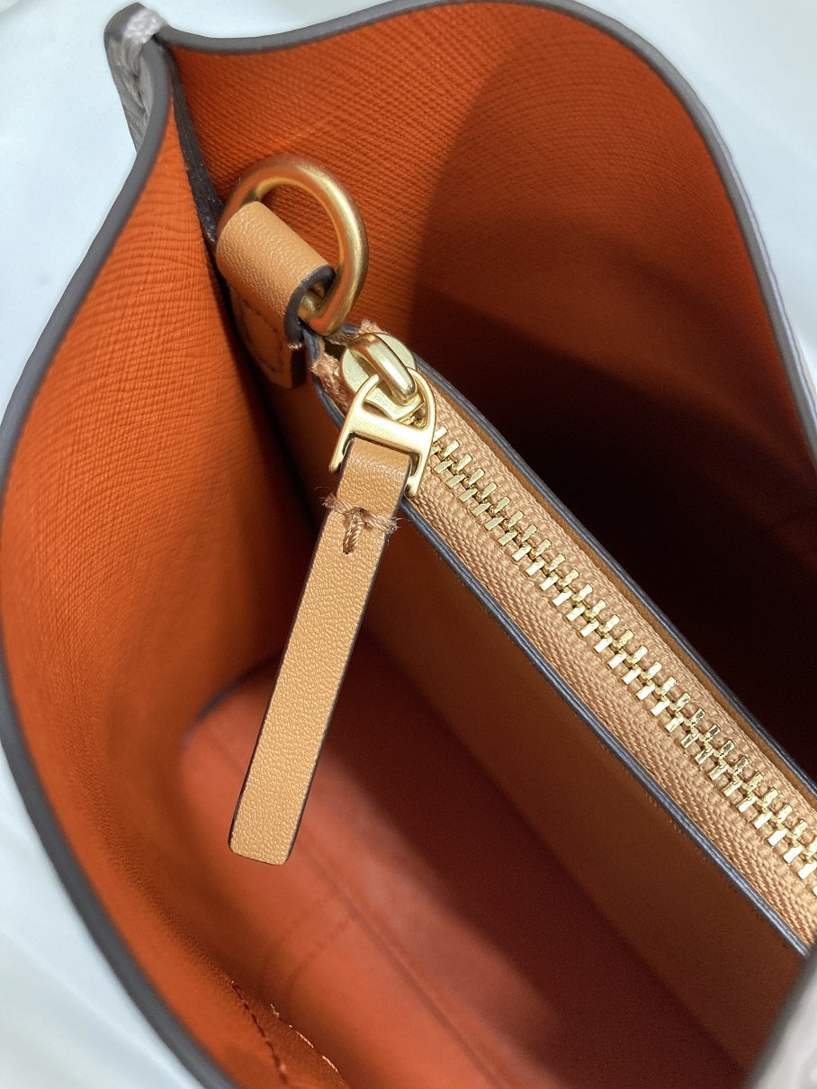 Tory Burch ペリースモールトリプル 2WAYバッグ