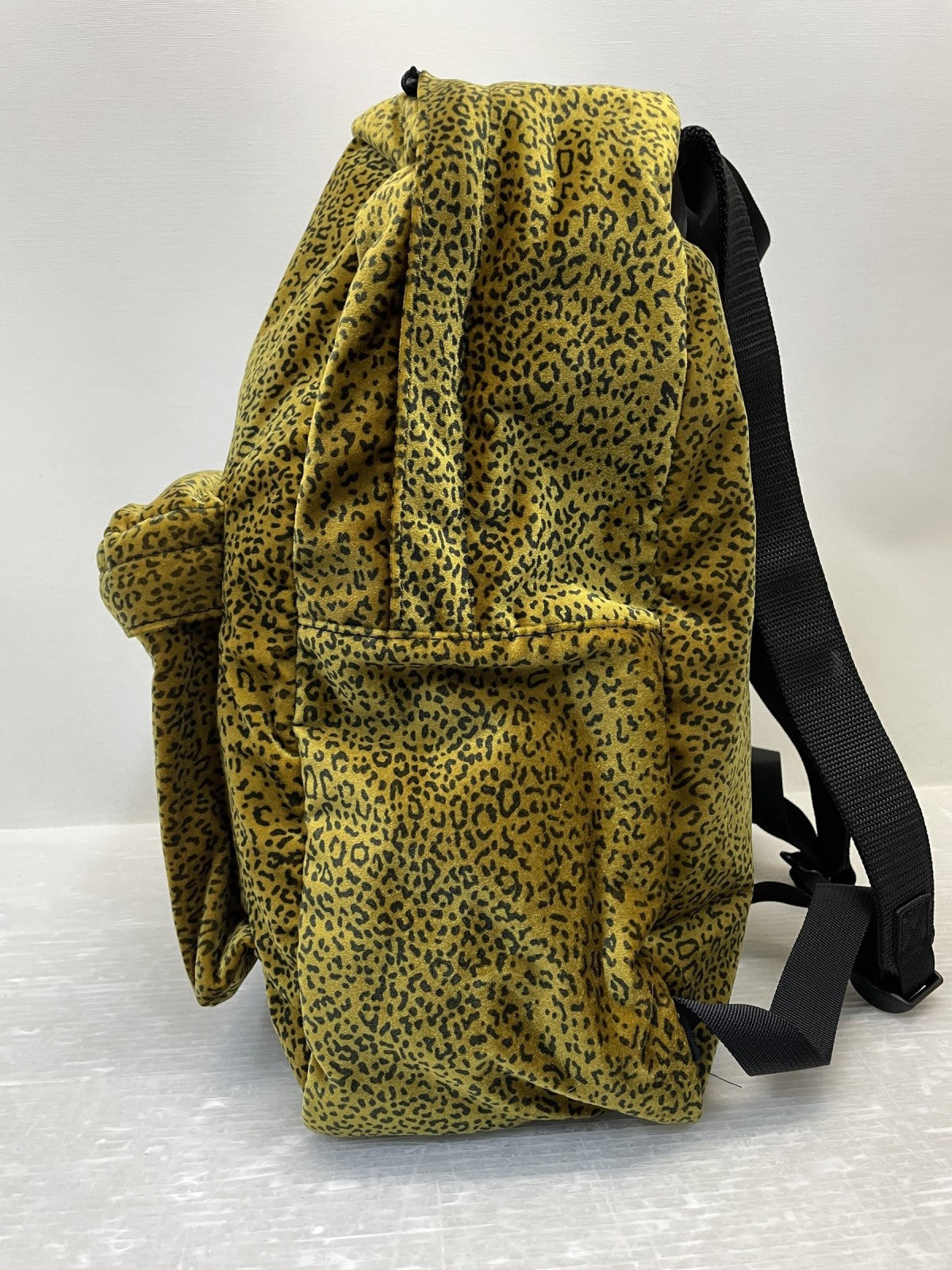 リュック・デイパック Supreme 25AW Velvet Backpack Tan ベルベットバックパック