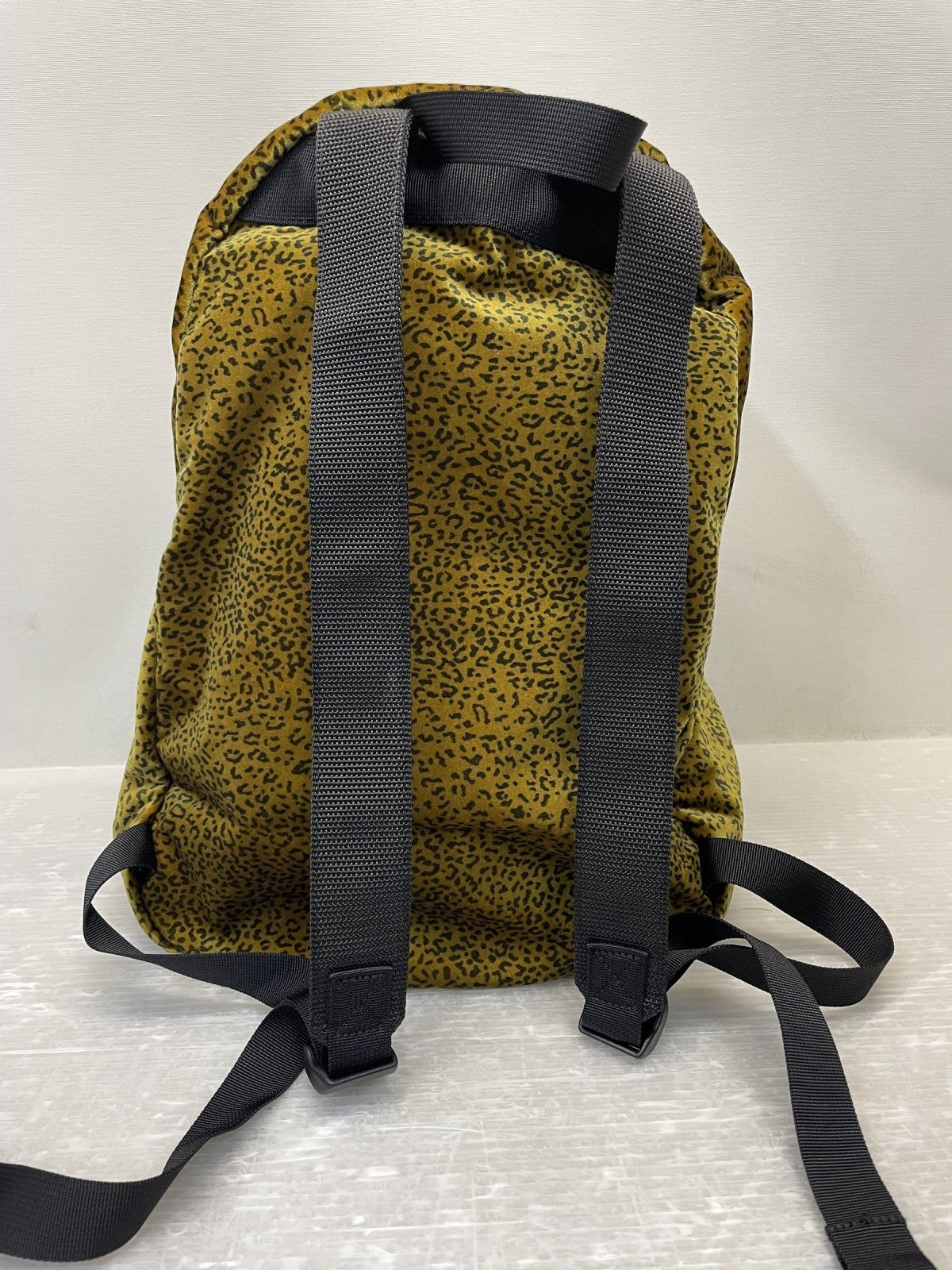 リュック・デイパック Supreme 25AW Velvet Backpack Tan ベルベットバックパック