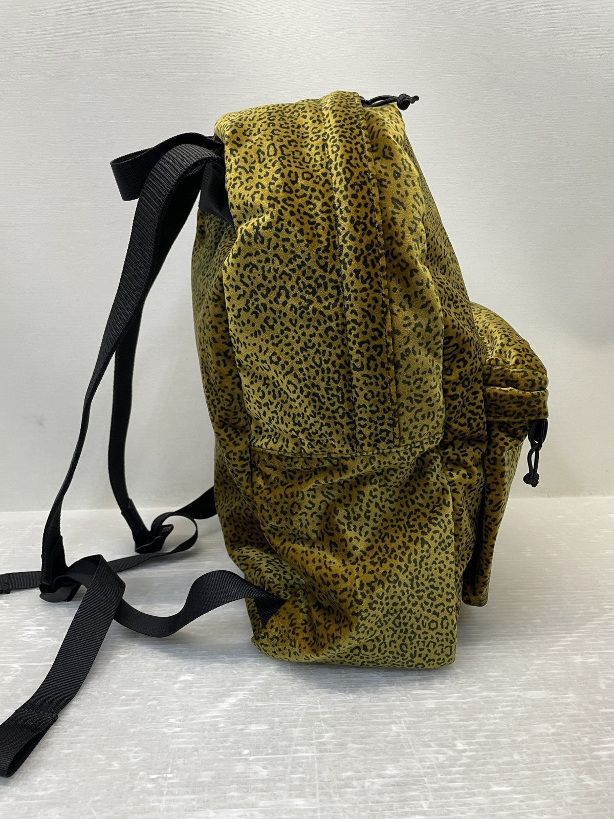 リュック・デイパック Supreme 25AW Velvet Backpack Tan ベルベットバックパック
