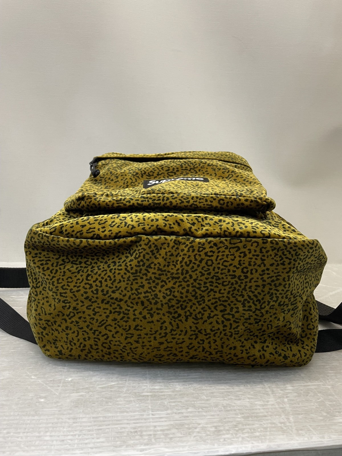 リュック・デイパック Supreme 25AW Velvet Backpack Tan ベルベットバックパック