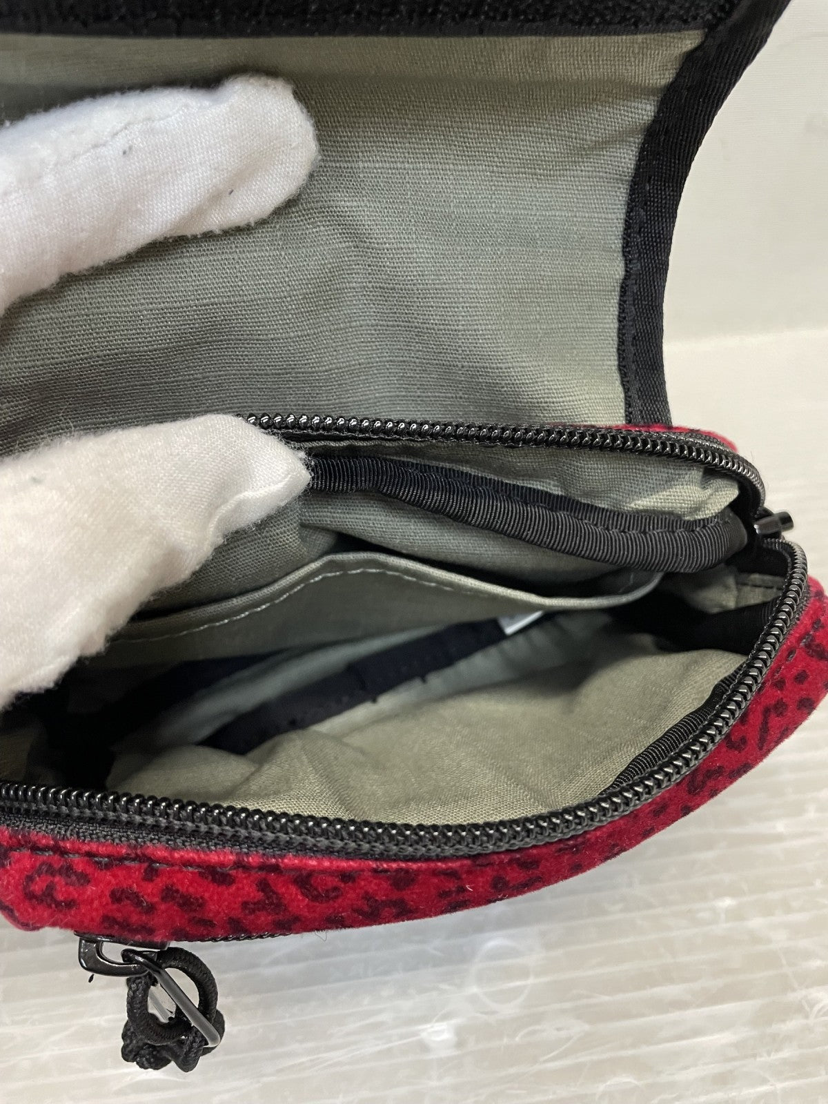 その他アクセサリー Supreme 25AW Velvet Mini Pouch Red ミニポーチ 赤