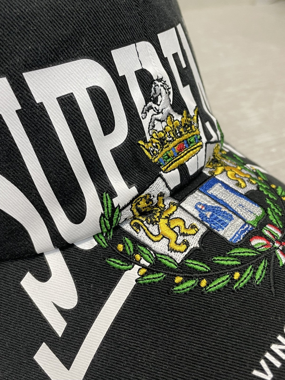 キャップ Supreme 25AW Crest Mesh Back 6-Panel