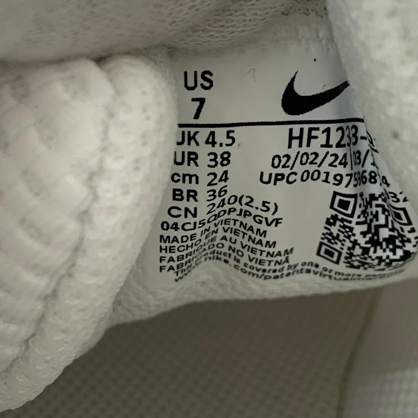 シューズ AIR MAX NUAXIS 24.0cm 白 24cm (US6 UK5 1/2 EU38) ホワイト