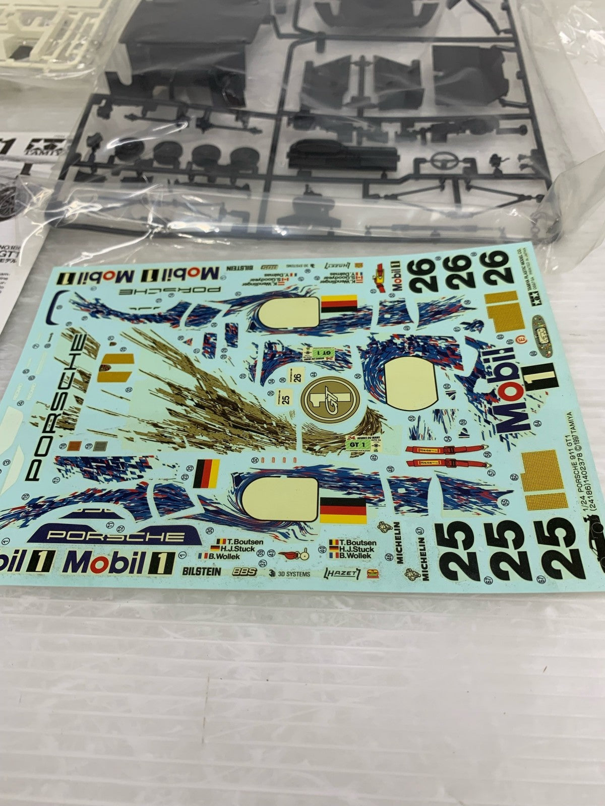 1/24 フルビュー ポルシェ 911 GT1 カープラモ・ミニ四駆