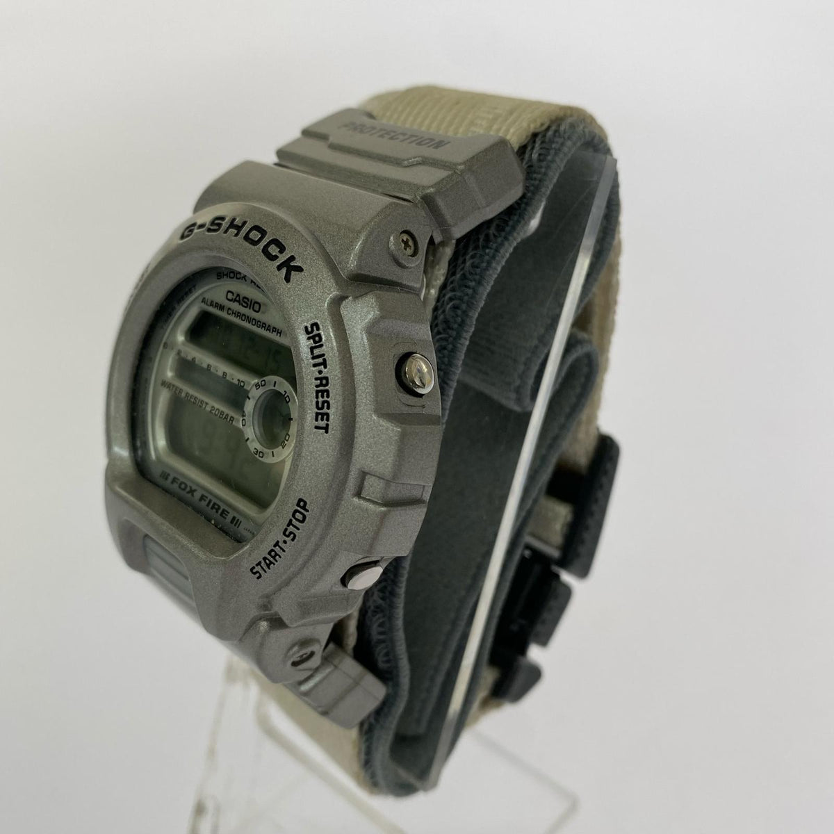 腕時計 DW-6900X-8AT デジタル クォーツ腕時計
