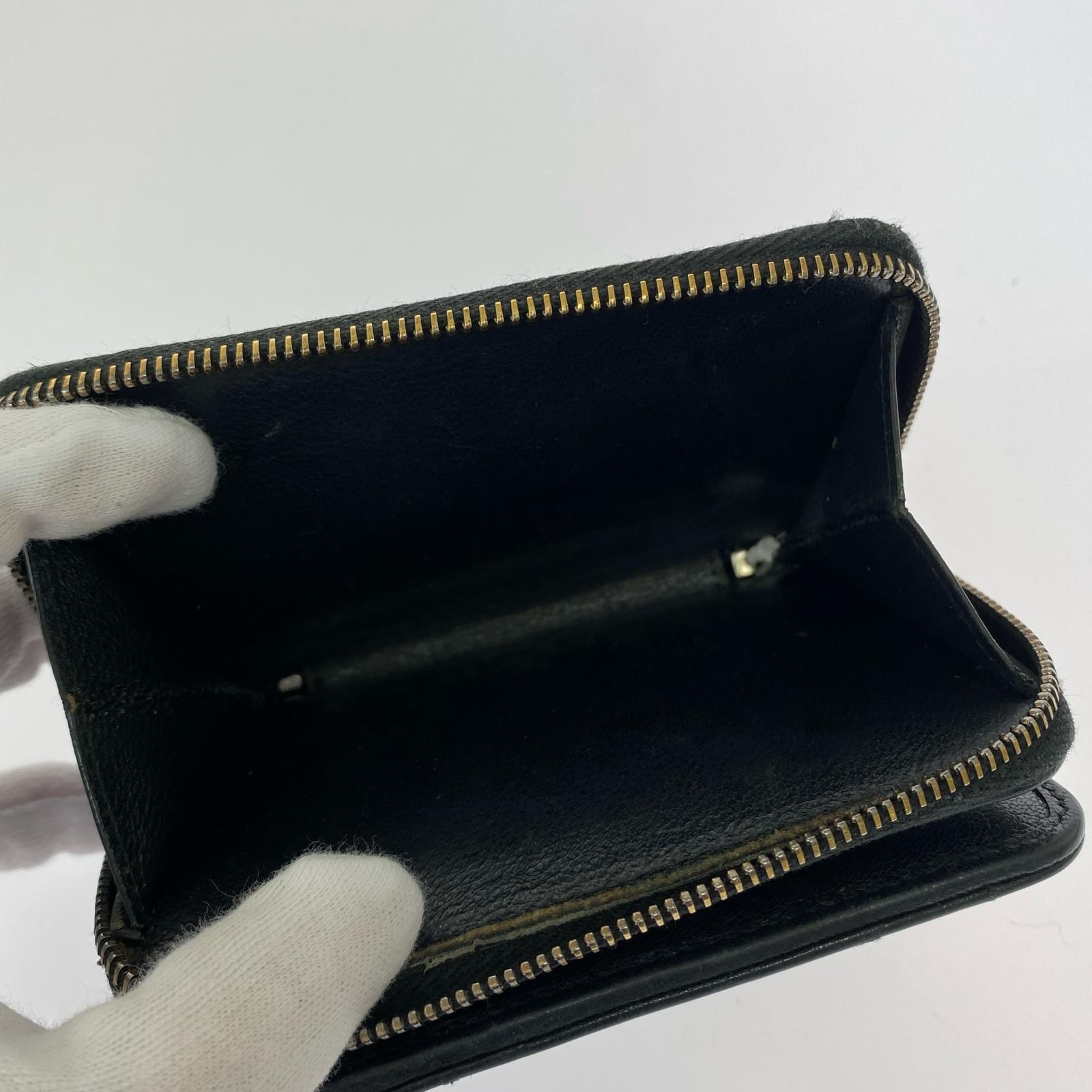 二つ折り財布 ブラック
