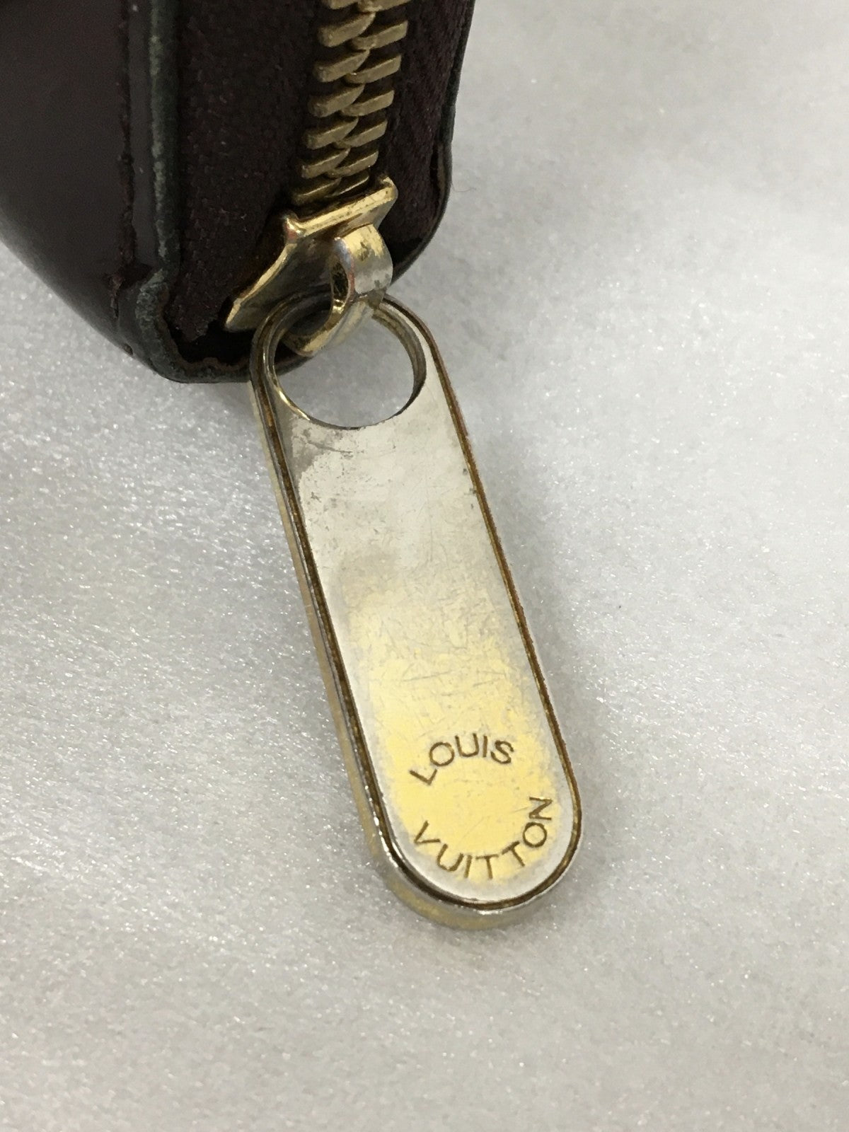 ヴェルニ アラマント ジッピーウォレット M93522