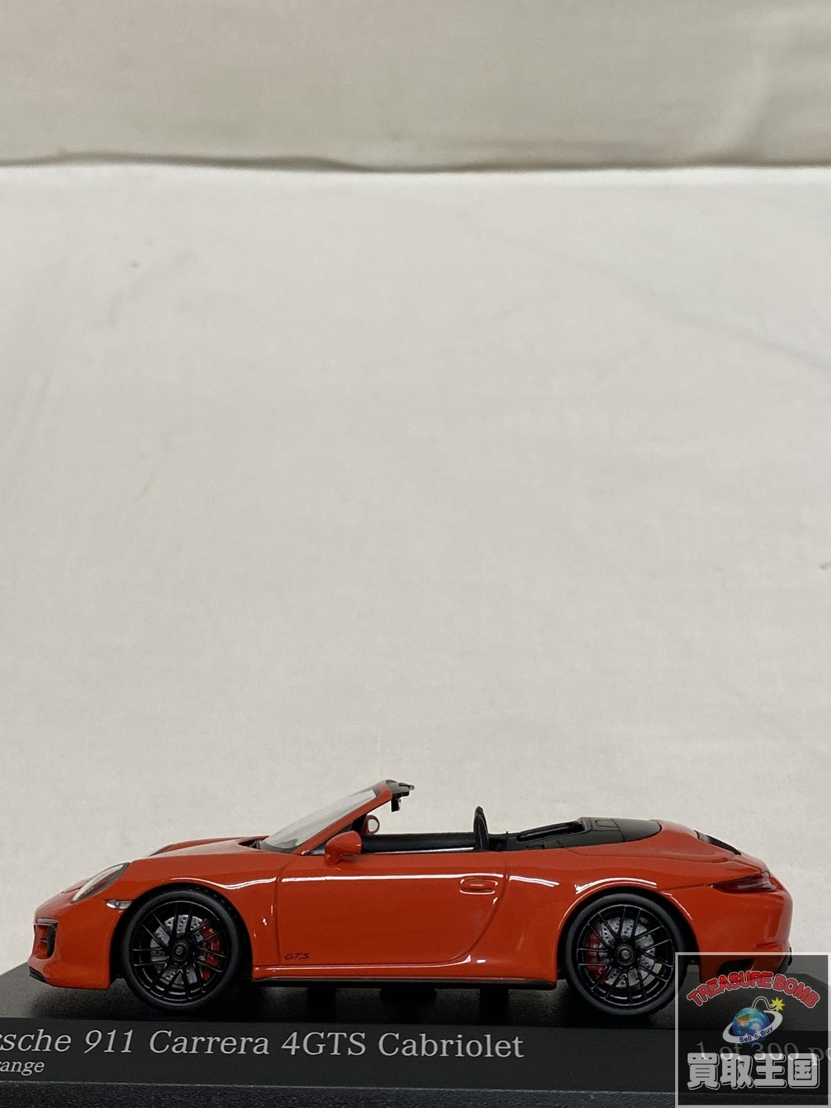Porsche 911 Carrera 4GTS Cabriolet スケールカー