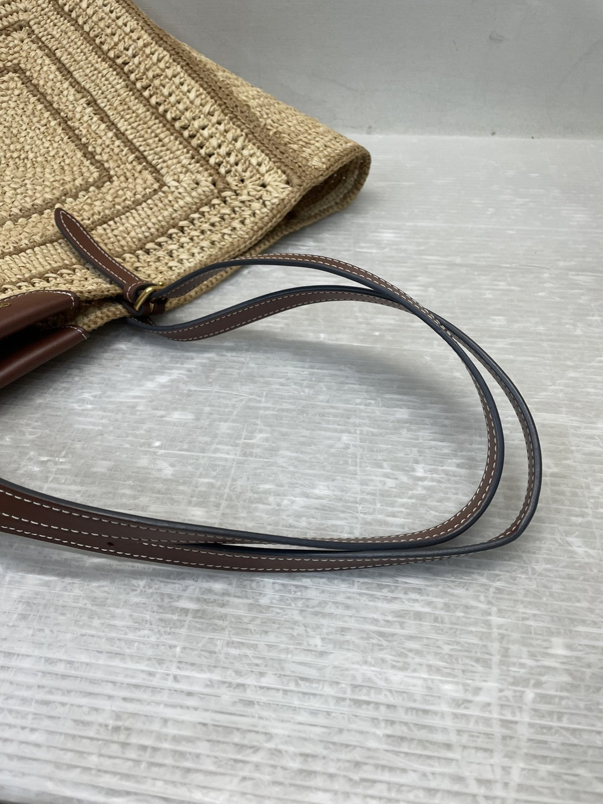 トートバッグ ANYA HINDMARCH ラフィア・ボウ・トート リボンロゴトリミングカゴバッグ