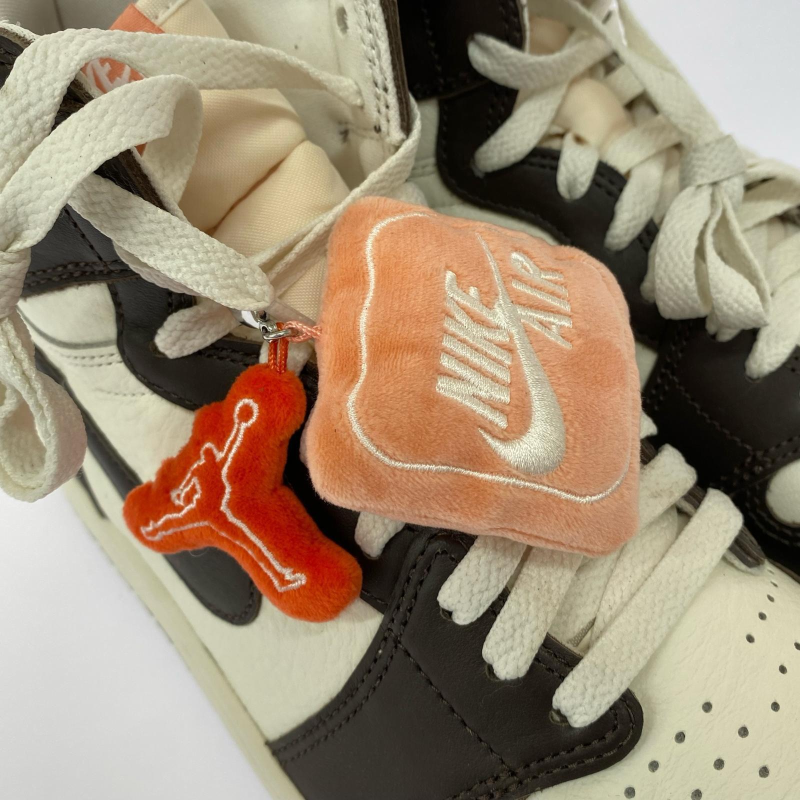 スニーカー WMNS AIR JORDAN 1 RETRO HI OG/FD2596-200 27.5cm (US9 1/2 UK9 EU45)