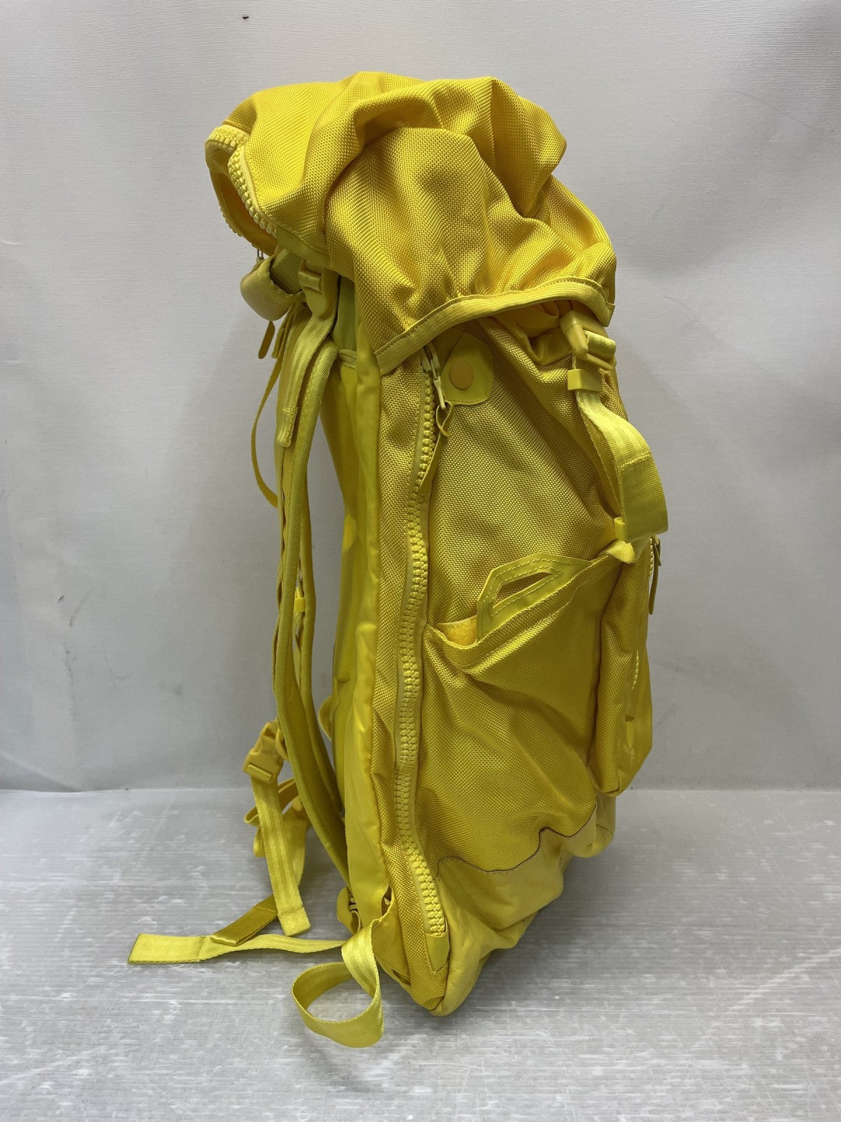 リュック・デイパック VISVIM CORDURA バックパック イエロー
