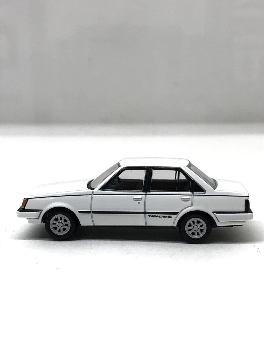 トミカ リミテッドヴィンテージ カリーナ 1600 トミカ