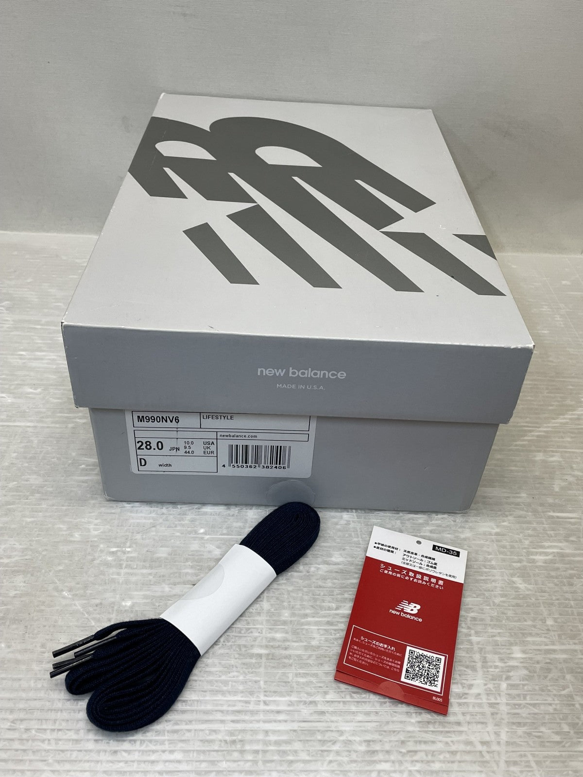 スニーカー M990NV6