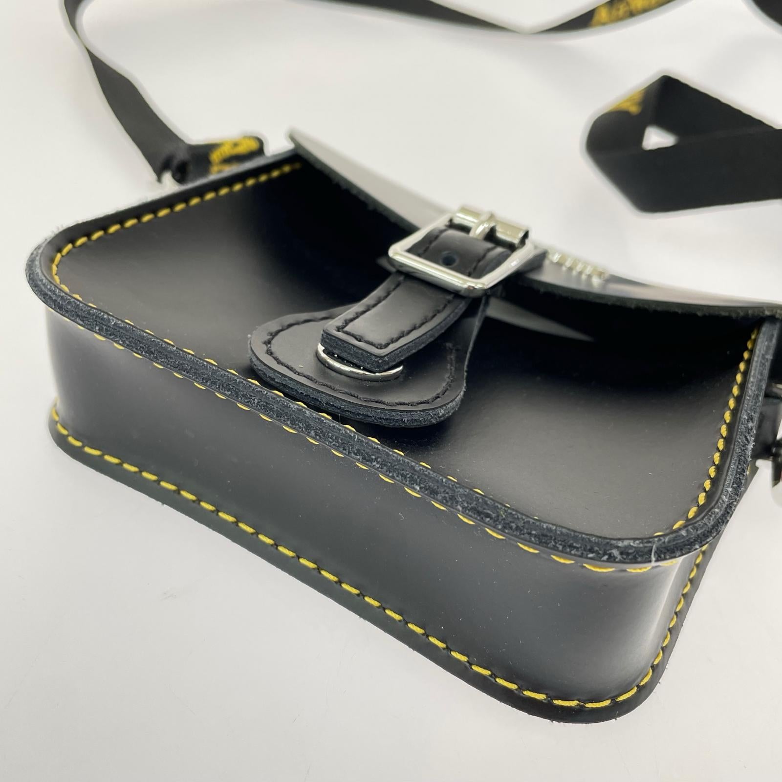ショルダーバッグ Dr.Martens ショルダーバッグ ブラック
