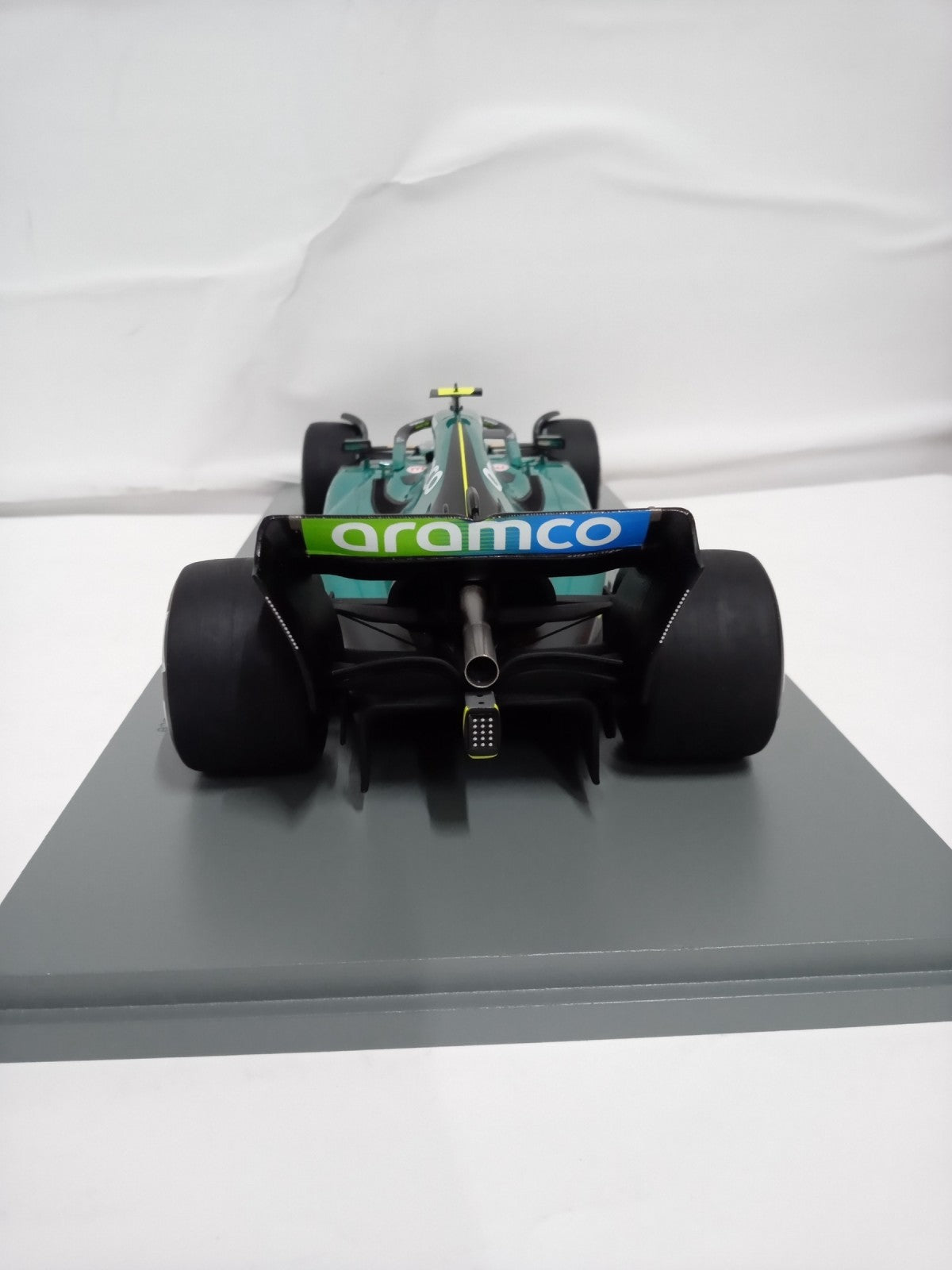 18S775 スパーク 1/18 アストンマーティン ミニカーその他