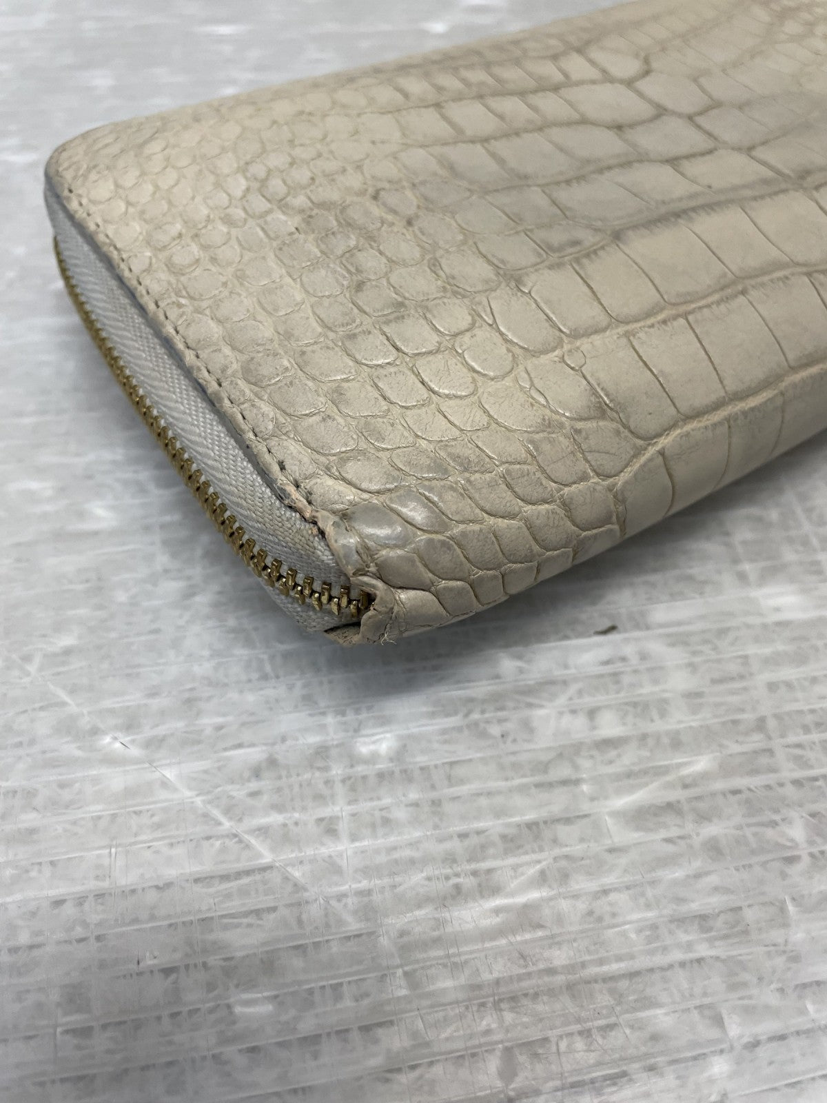 LOUIS VUITTON エキゾチックレザー クロコダイル ジッピーウォレット パドロック ベージュ