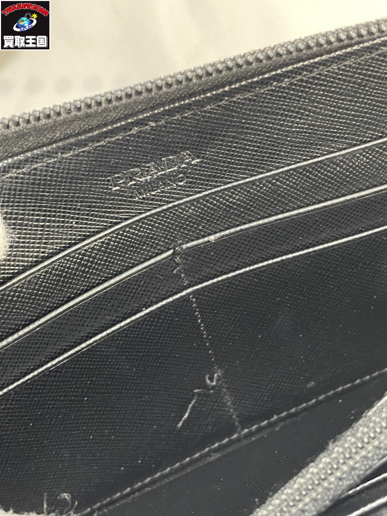 PRADA サフィアーノ ラウンドジップウォレット BLK
