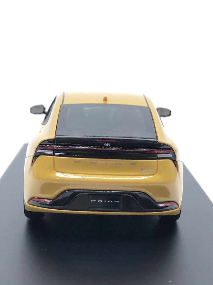1/43 トヨタ 新型プリウス ・マスタードカラー スケールカー