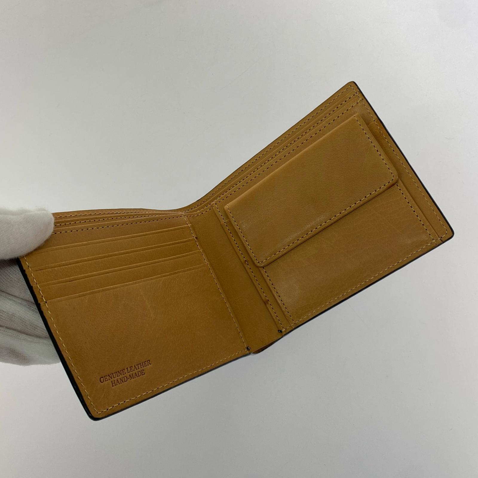 コンパクトウォレット PRARE 2つ折り財布