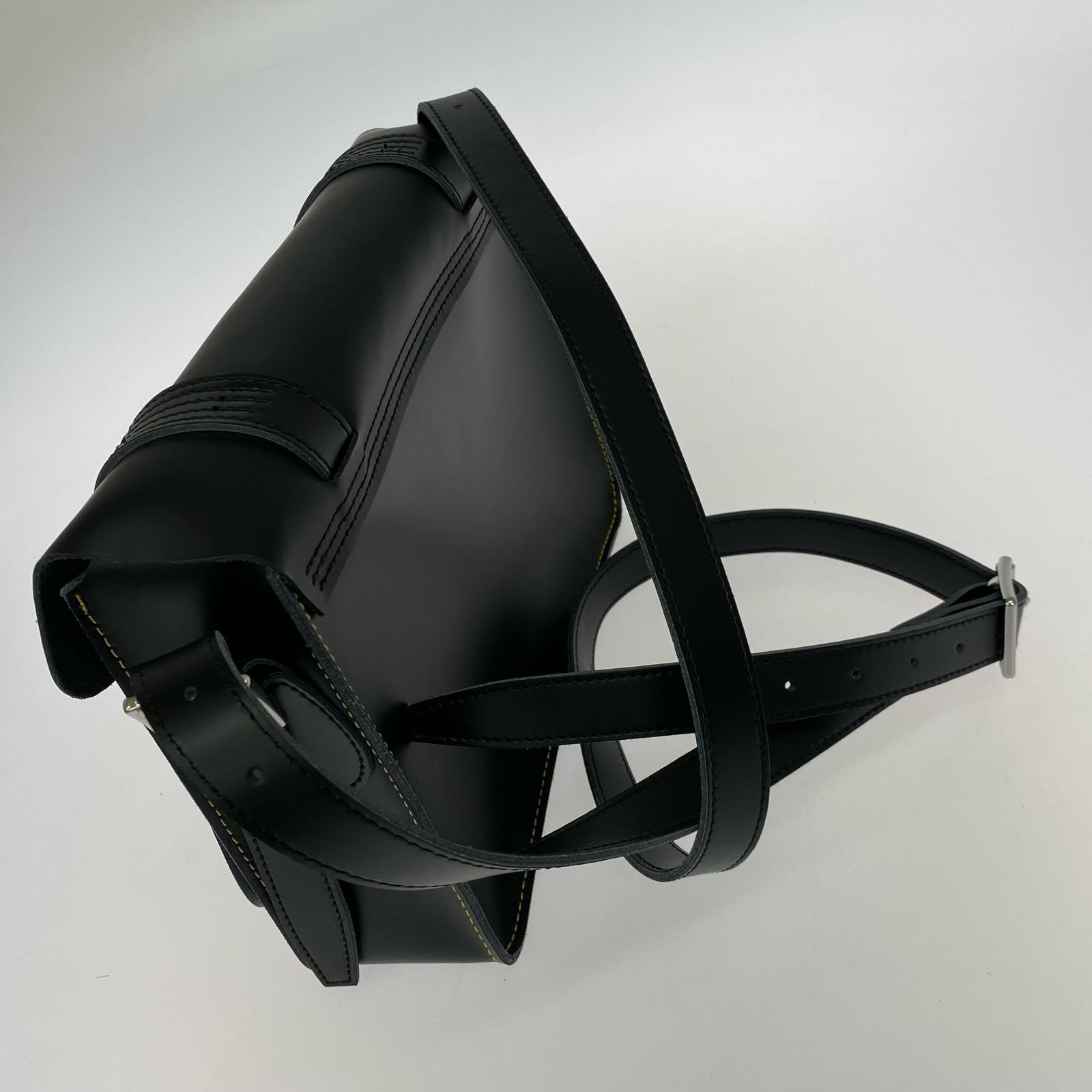 ショルダーバッグ Leather Satchel Bag ブラック