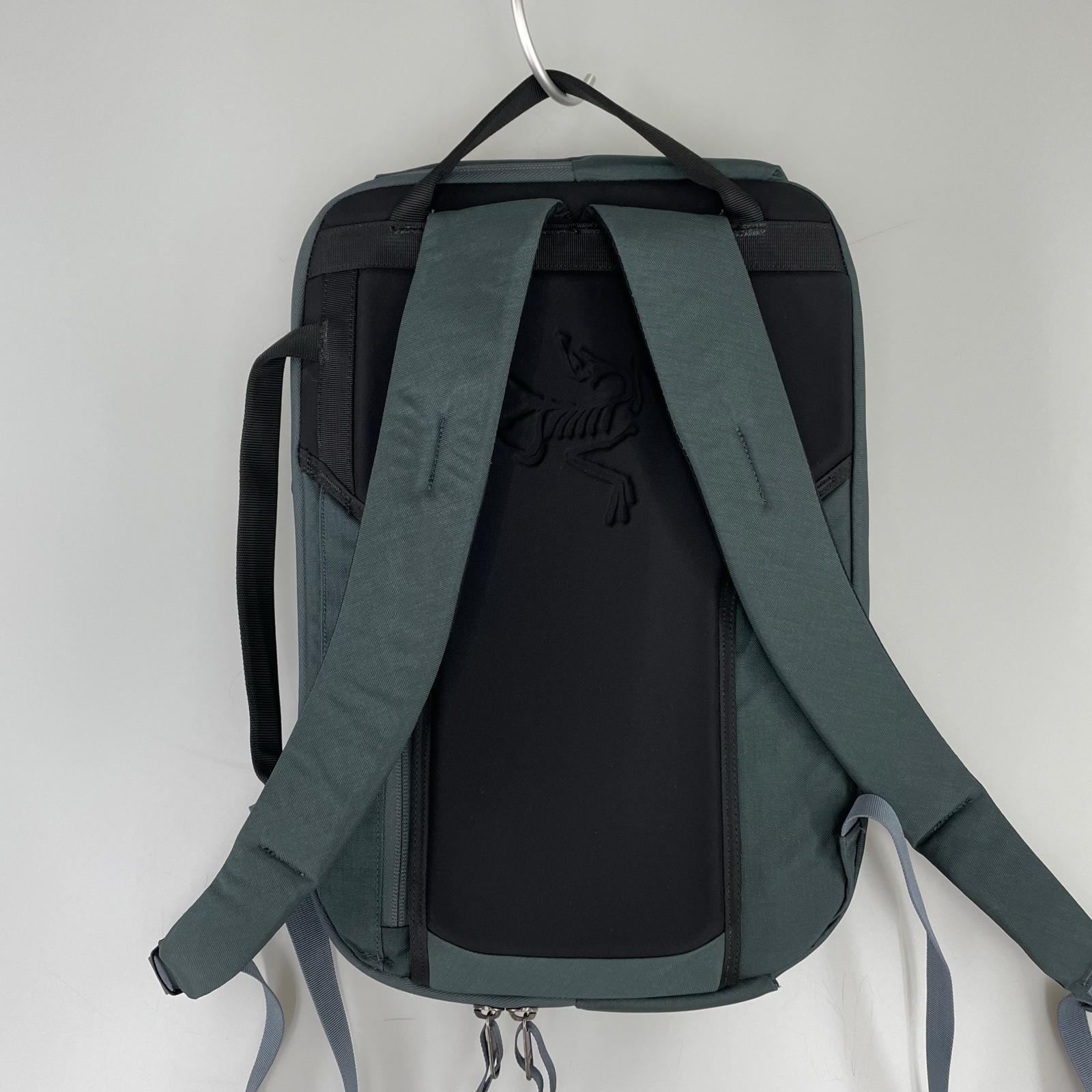 リュック・デイパック ARC'TERYX BLADE 6 バックパック ダークブルー