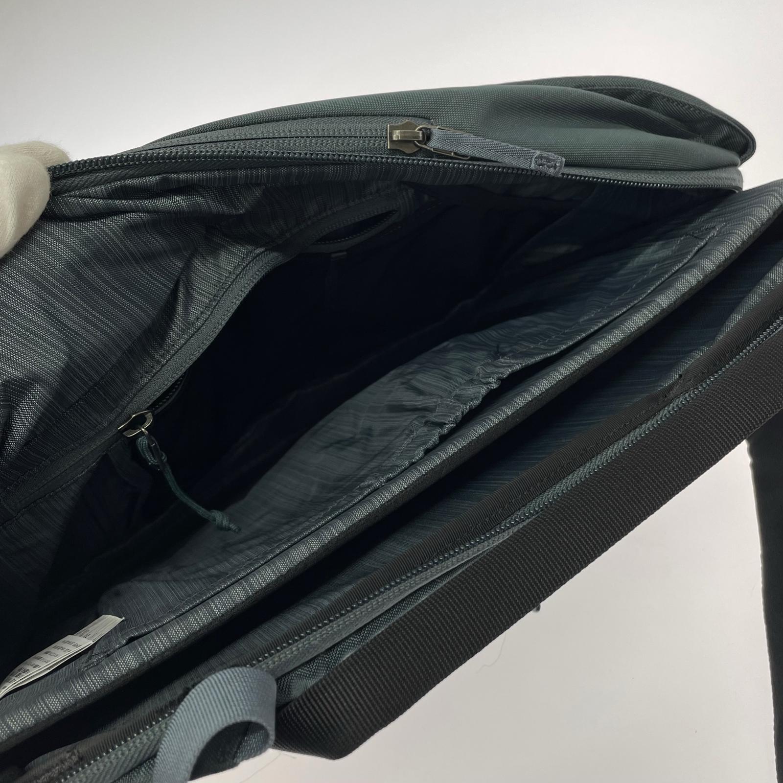 リュック・デイパック ARC'TERYX BLADE 6 バックパック ダークブルー