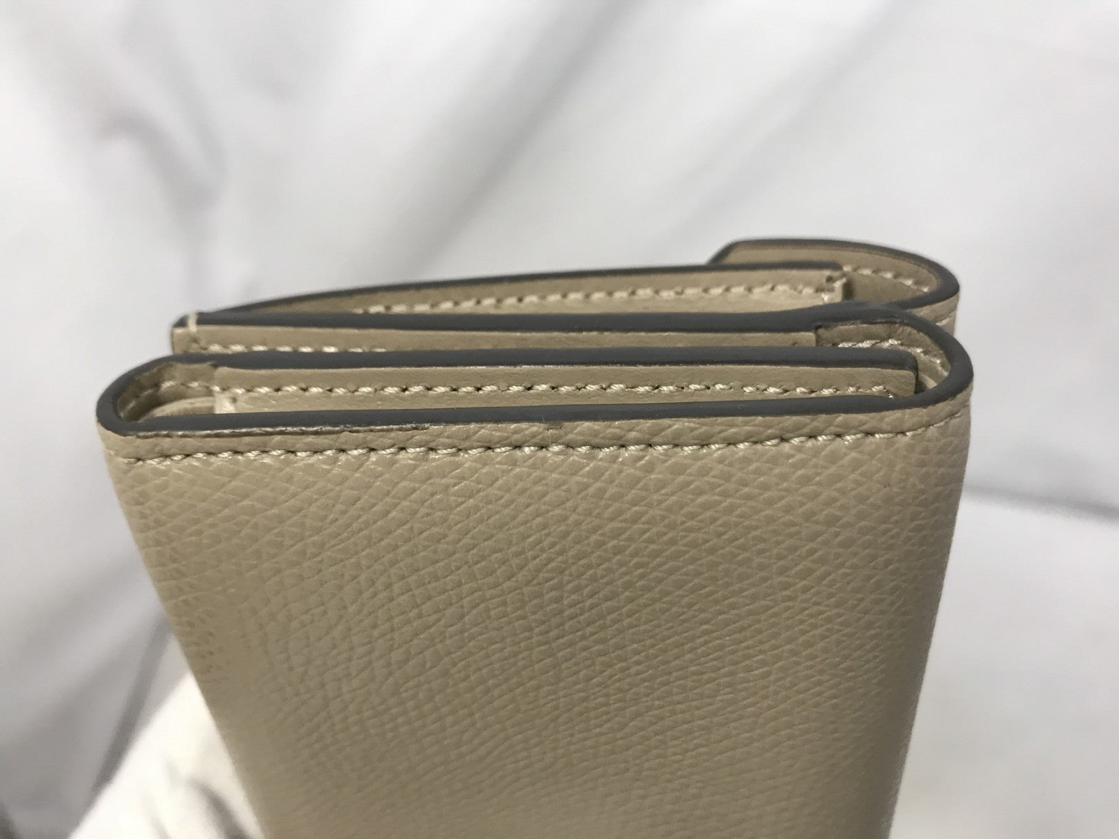 三つ折り財布 ベージュ 8M0480