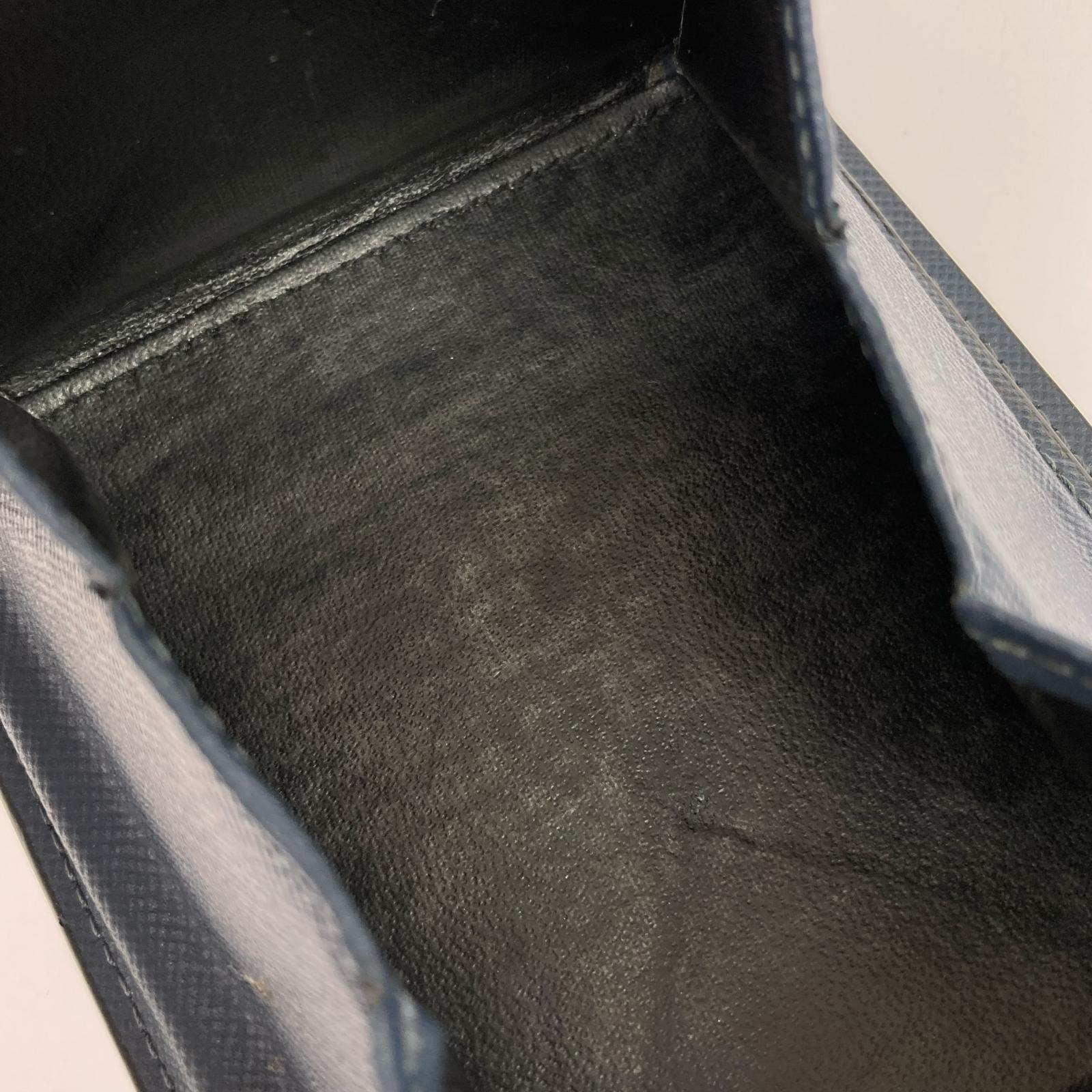 コンパクトウォレット 二つ折り財布