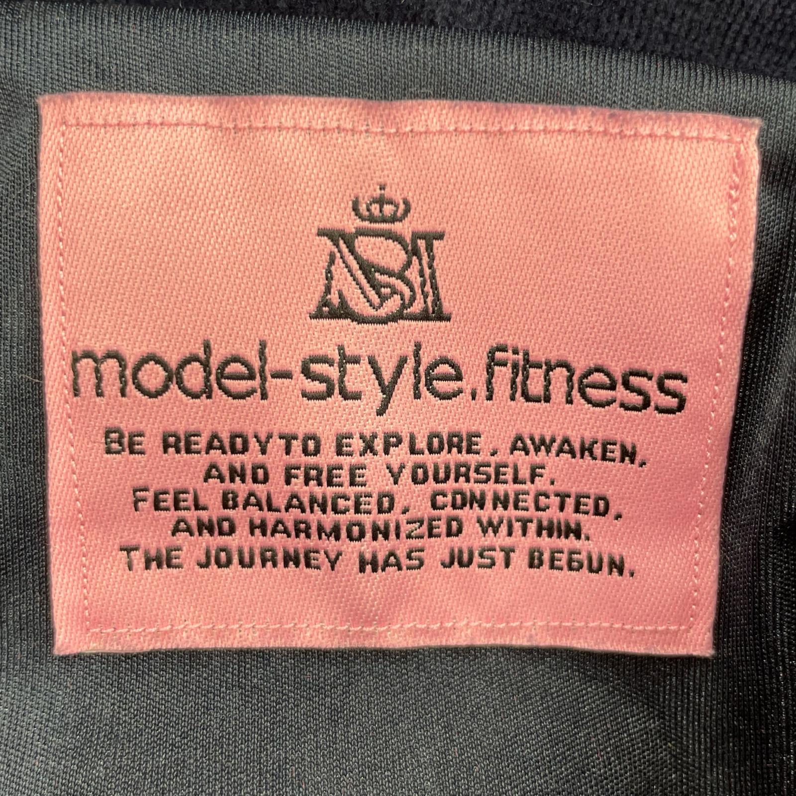 セットアップ model-style.fitness ベロア M ネイビー