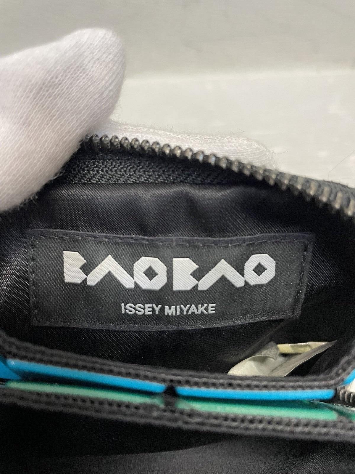 コインケース BAOBAO ISSEY MIYAKE バイカラー コインケース グリーン×ターコイズ