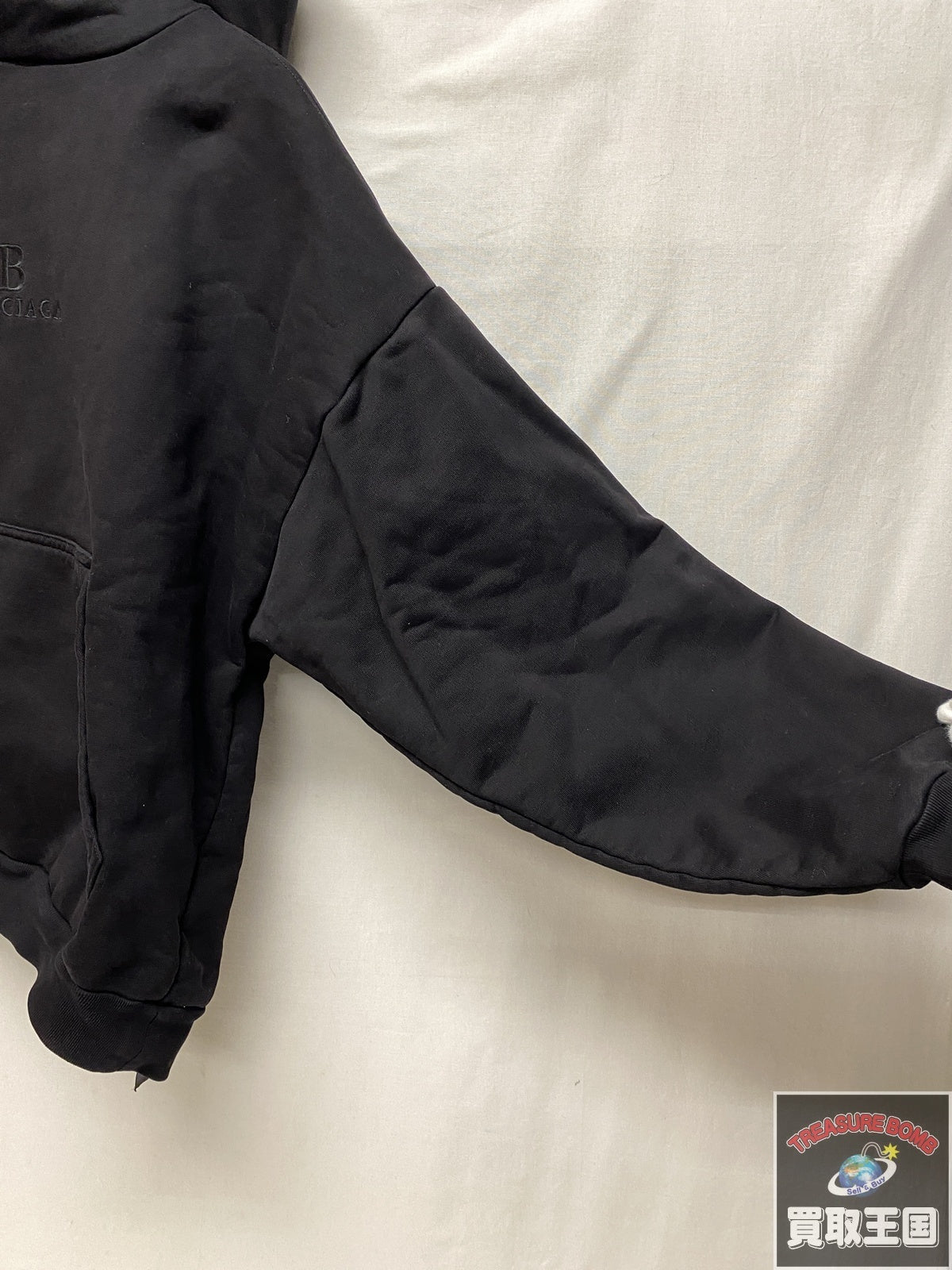 BBロゴ エンボス加工 パーカー BLK