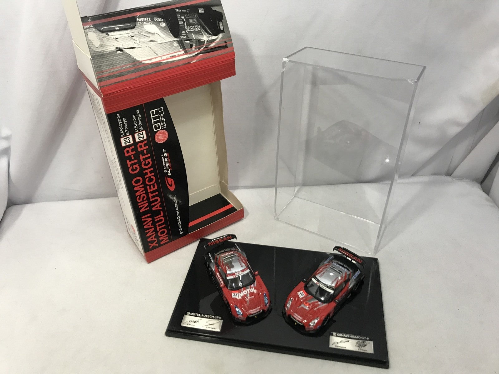 エブロ 1/43 日産 GT-R 1-2フィニッシュ メモリアルセット 2008 スケールカー