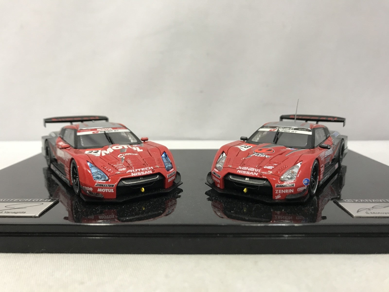 エブロ 1/43 日産 GT-R 1-2フィニッシュ メモリアルセット 2008 スケールカー