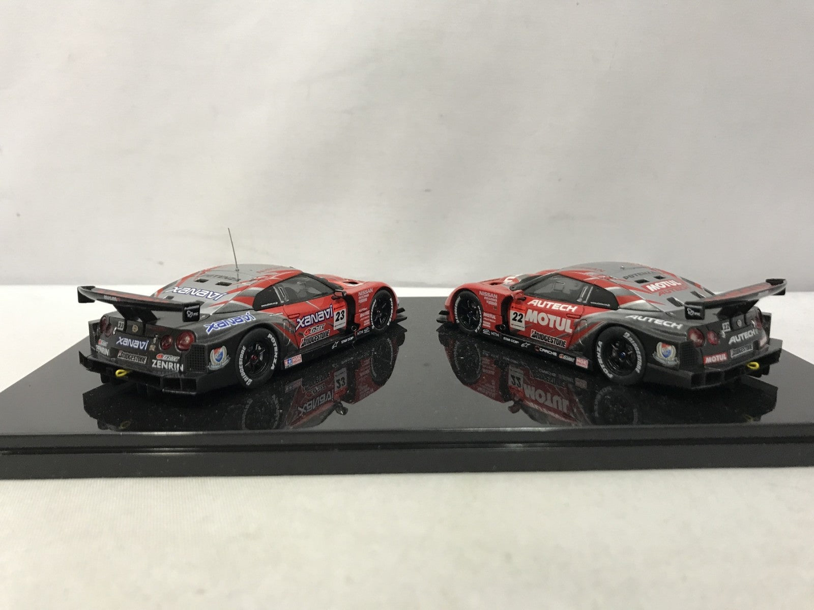 エブロ 1/43 日産 GT-R 1-2フィニッシュ メモリアルセット 2008 スケールカー