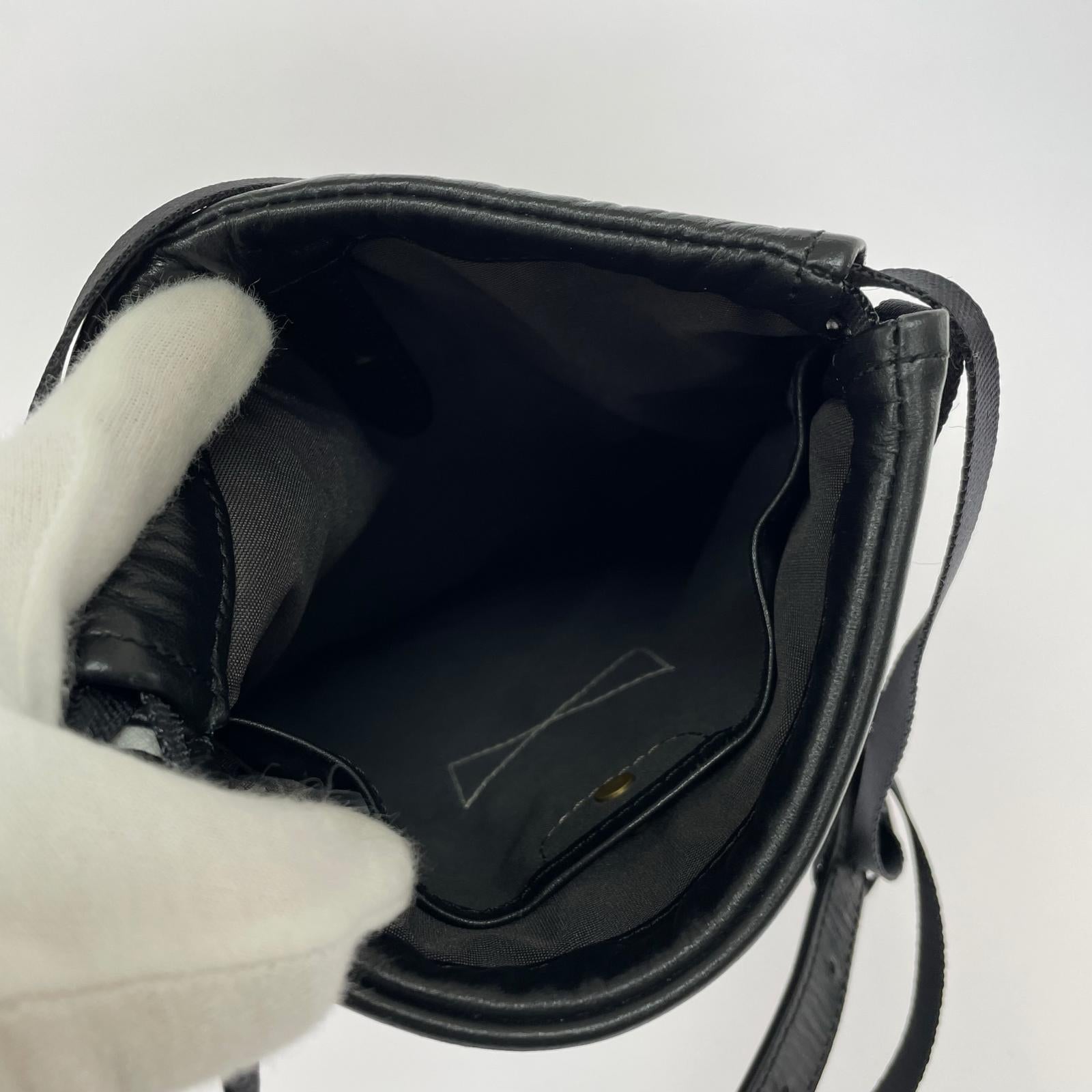 ショルダーバッグ texnh TRIANGLE SHOULDER BLK ブラック