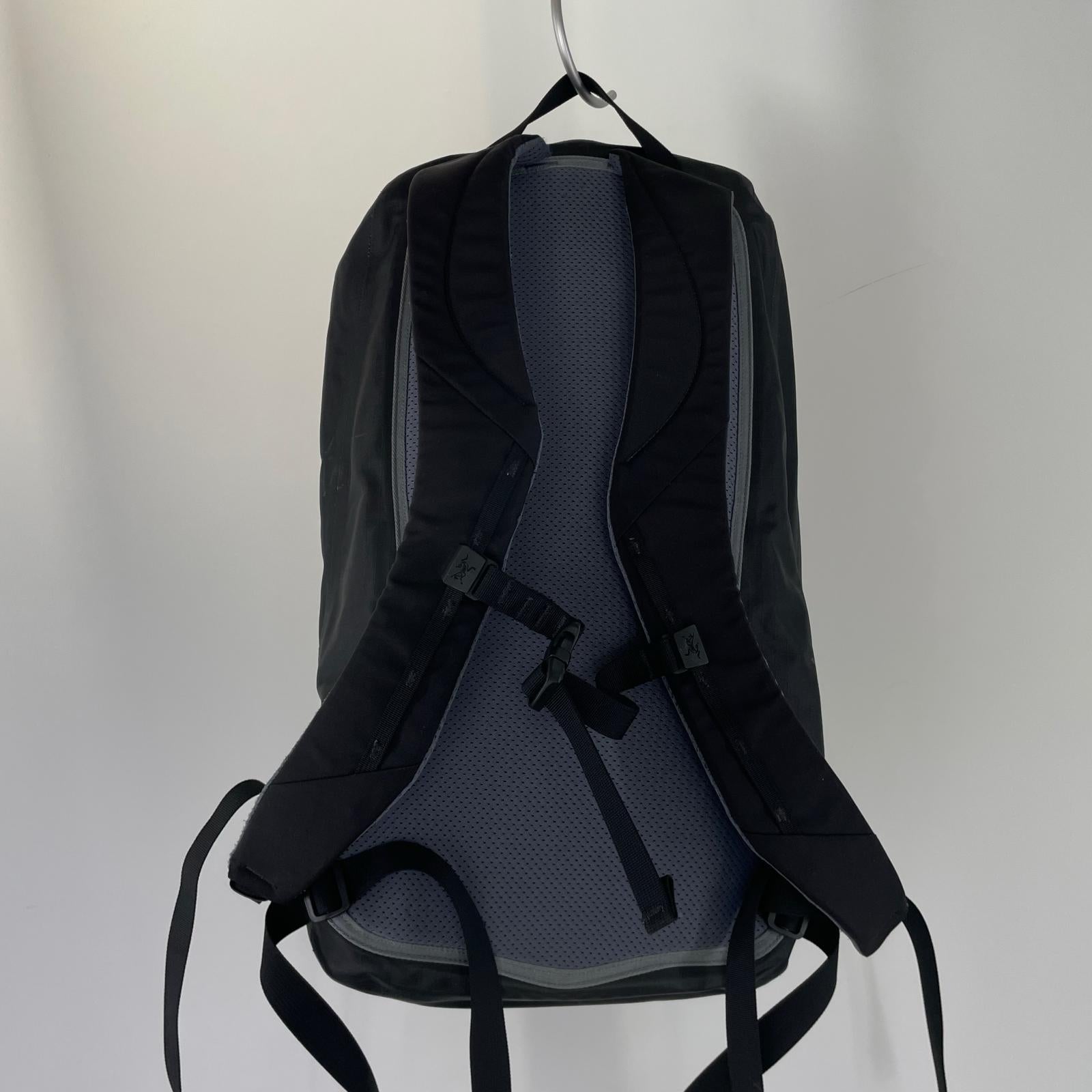 リュック・デイパック Granville 16 Backpack 黒 グレー