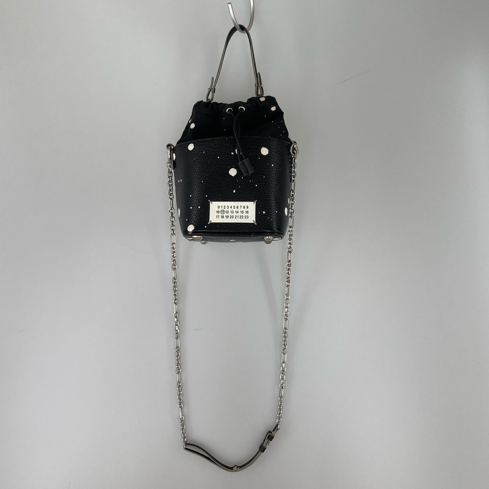 ショルダーバッグ MAISON MARGIELA 5AC ペインティング バケットバッグ 黒 ブラック