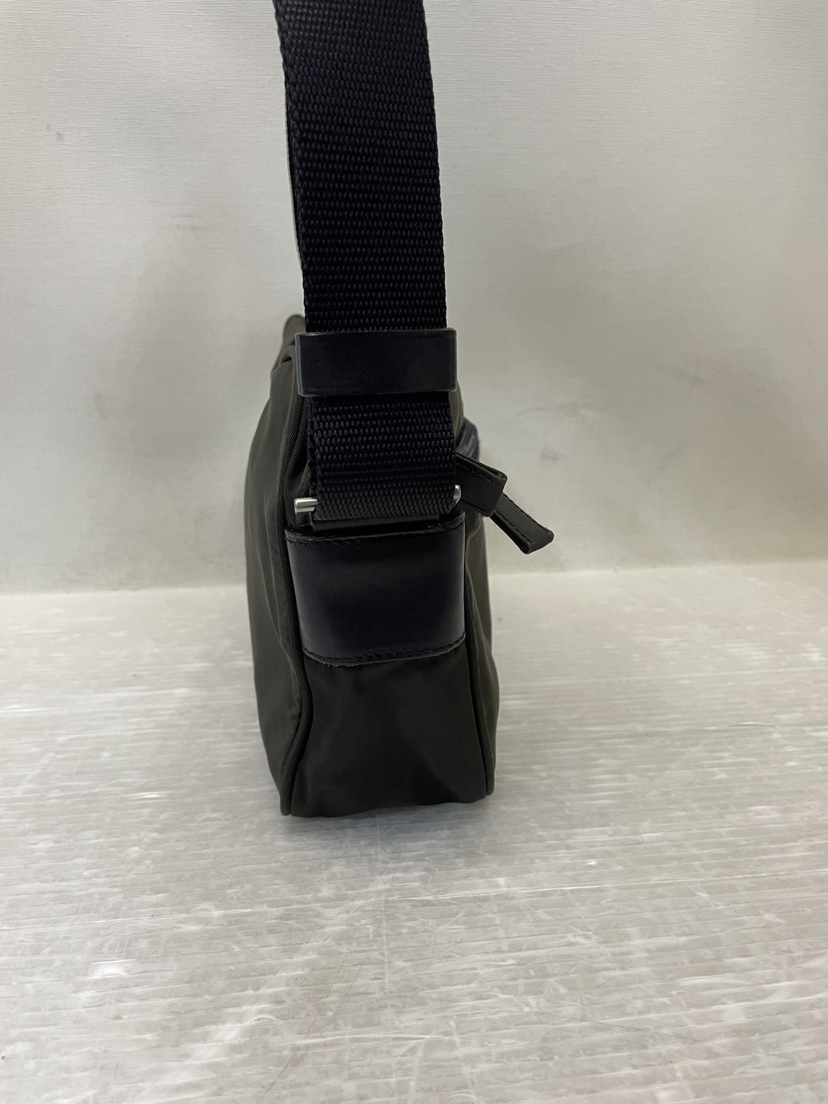 PRADA テスートナイロン ショルダーバッグ カーキ