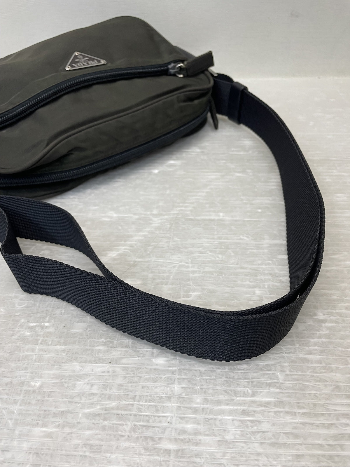 PRADA テスートナイロン ショルダーバッグ カーキ