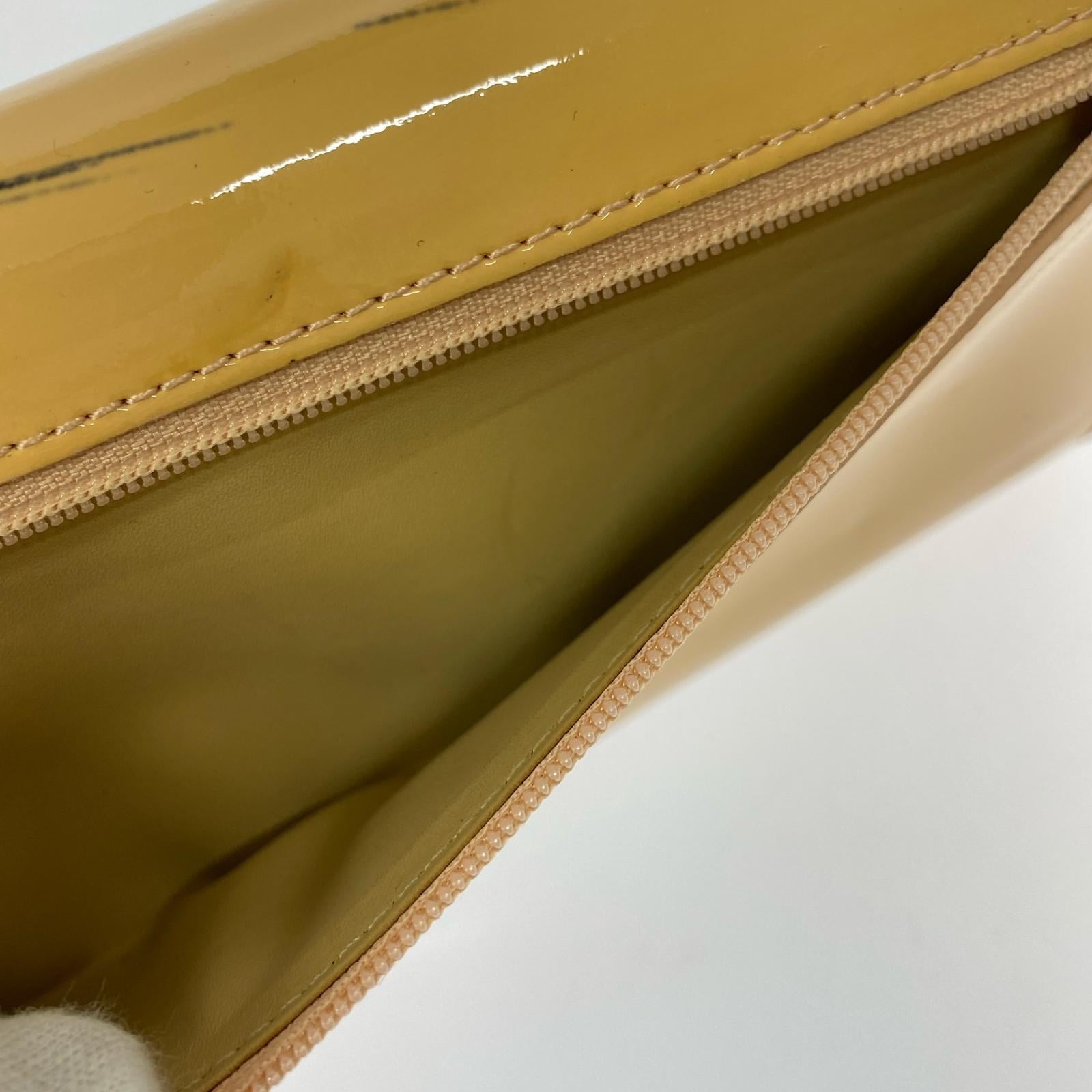 長財布 オーブエンボス加工レザー長財布 ベージュ