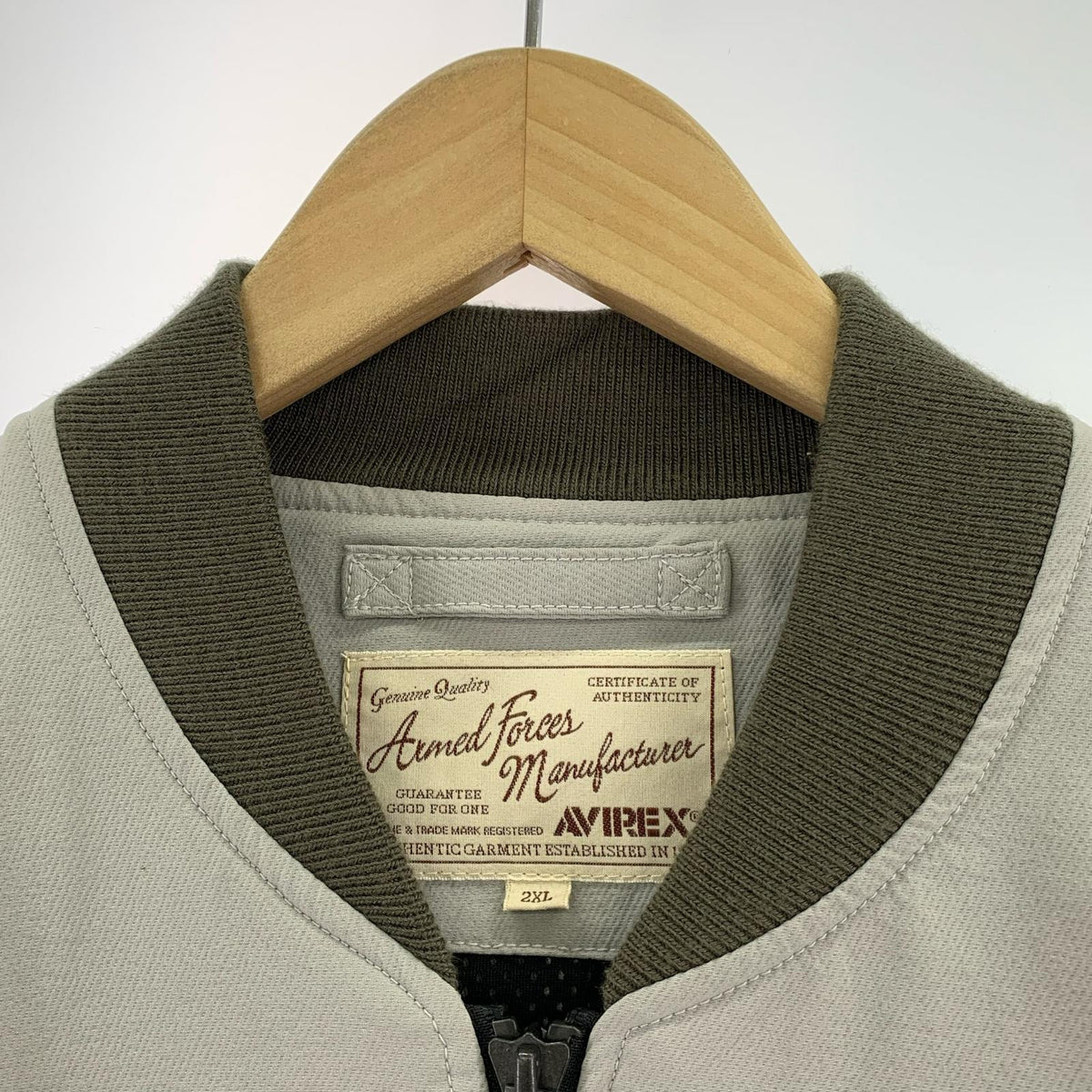 ブルゾン MA-1 STRETCH SOFT SHELL グレー
