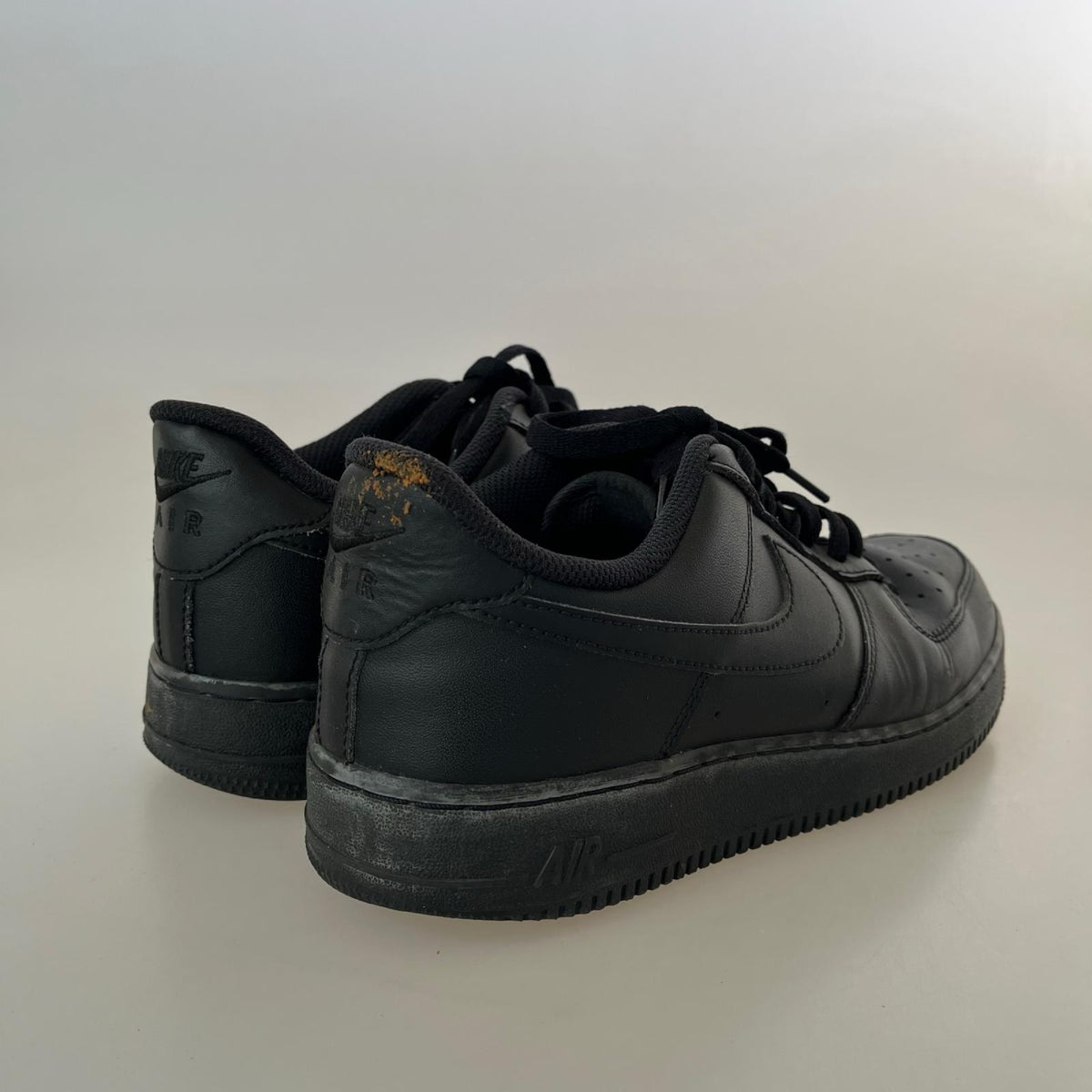 スニーカー AIR FORCE 1 07 黒 26.5cm (US8 1/2 UK8 EU43) ブラック