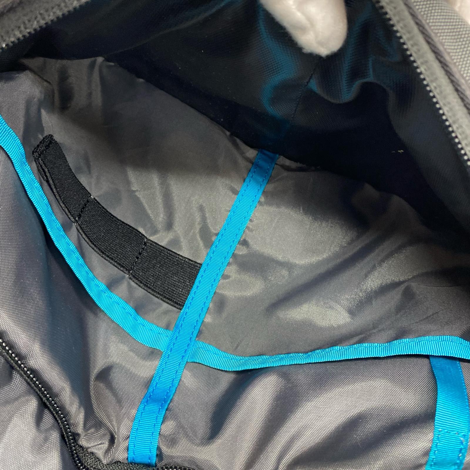 リュック・デイパック THULE カメラバッグ ブラック ブラック