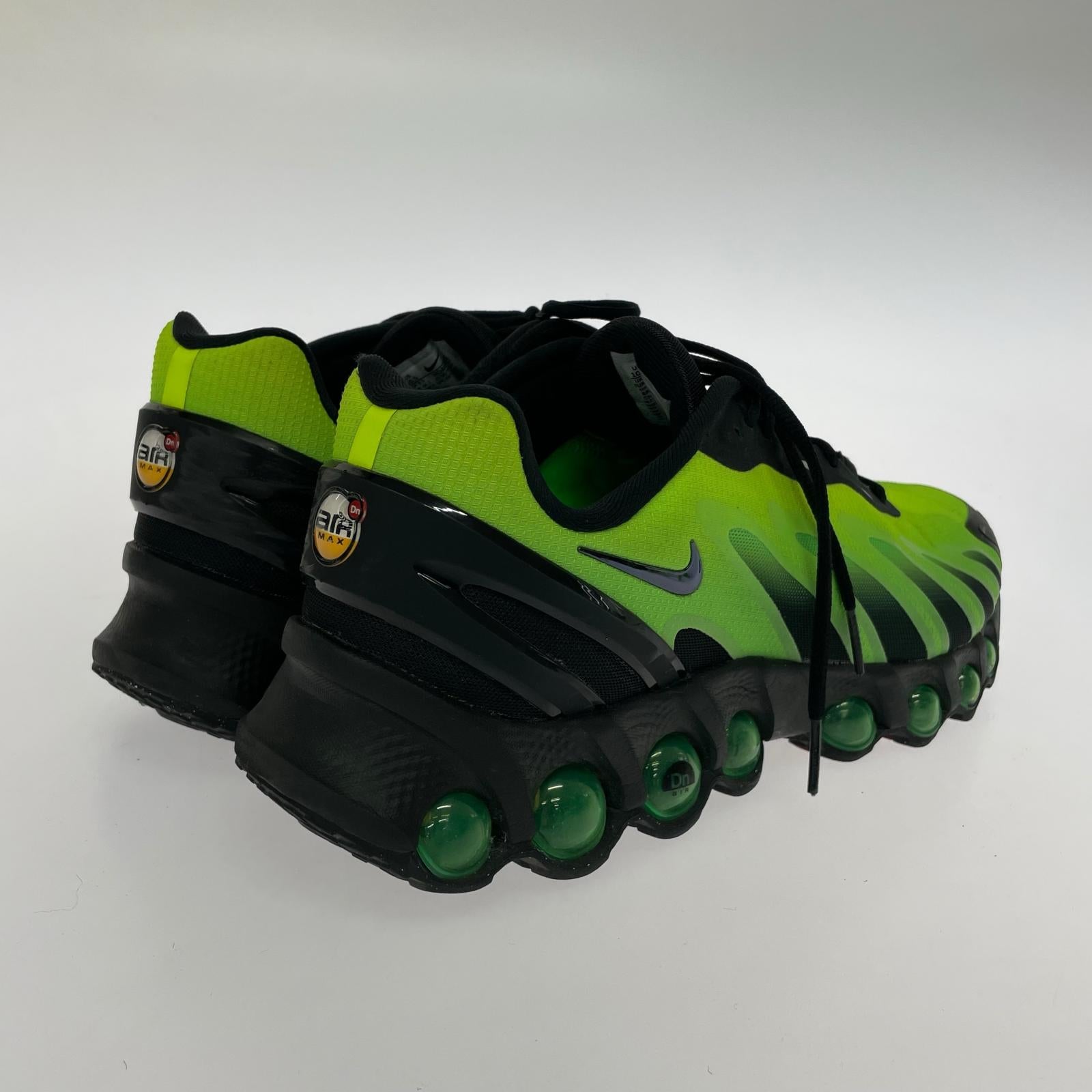 スニーカー AIRMAX DN8 黒緑 (28.5cm) 28.5cm (US10 1/2 UK10 EU47) グリーン