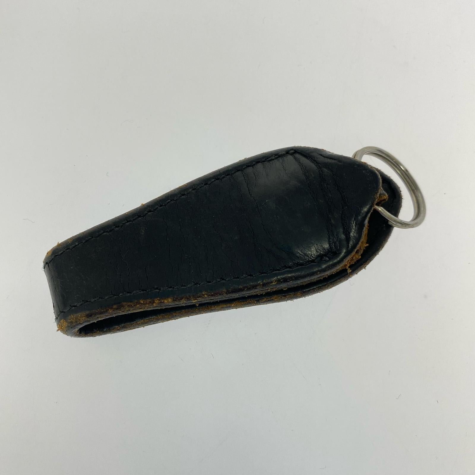 ウォレットチェーン ALZUNI コンチョ レザーキーホルダー 黒 ブラック