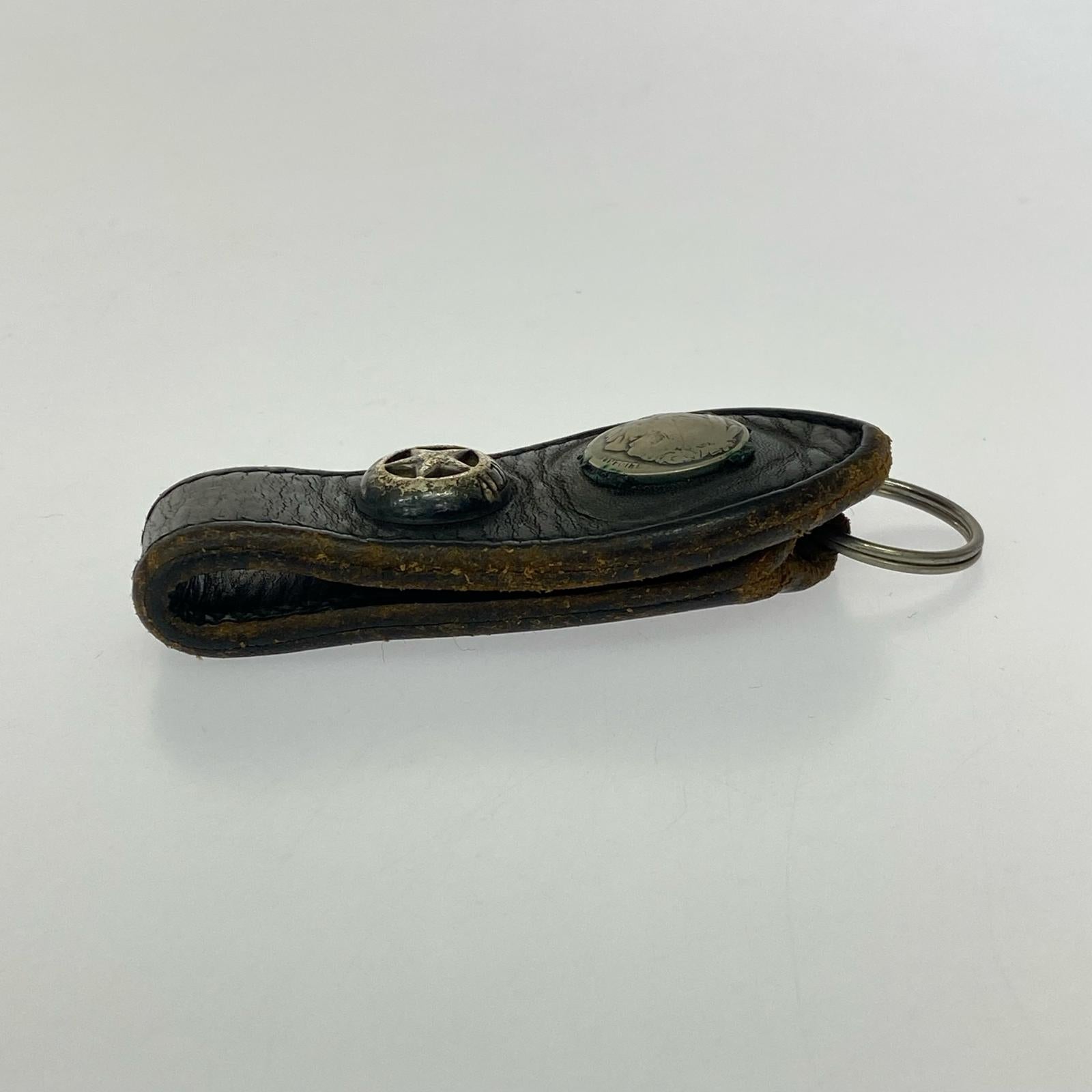 ウォレットチェーン ALZUNI コンチョ レザーキーホルダー 黒 ブラック