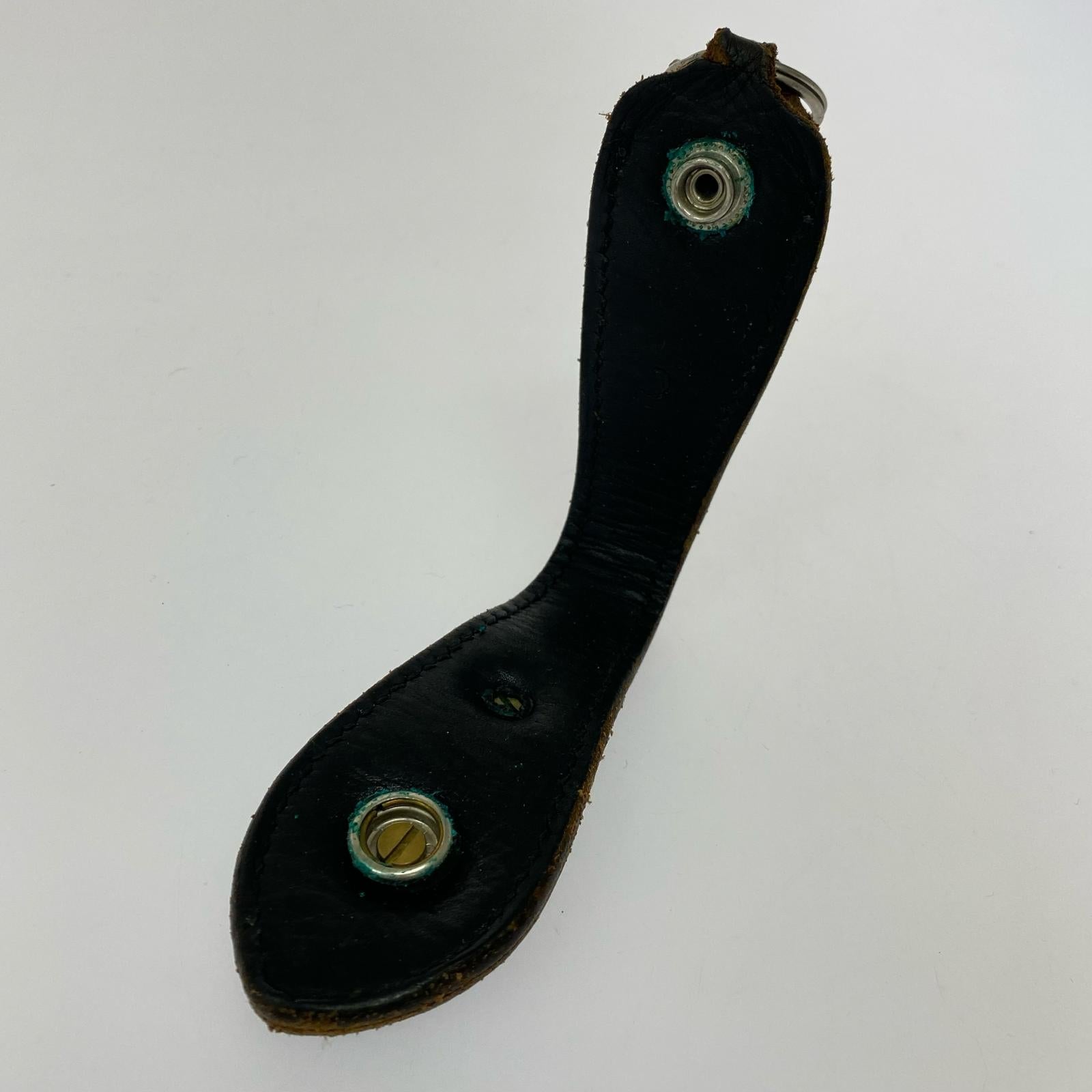 ウォレットチェーン ALZUNI コンチョ レザーキーホルダー 黒 ブラック