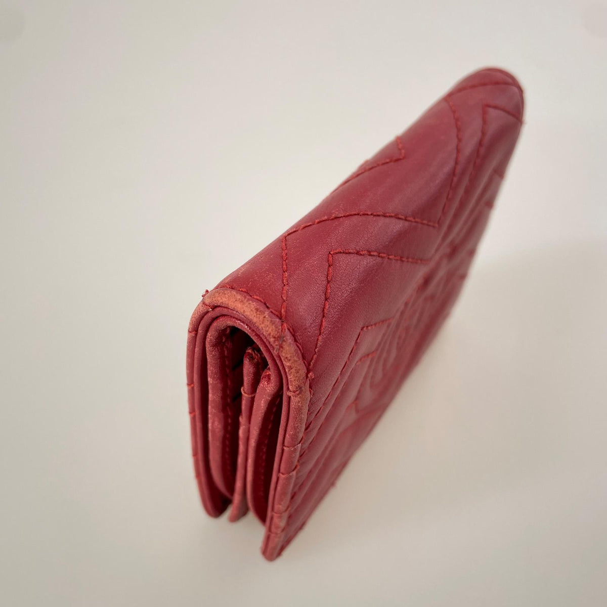 GUCCI GGマーモント カードケースウォレット レッド